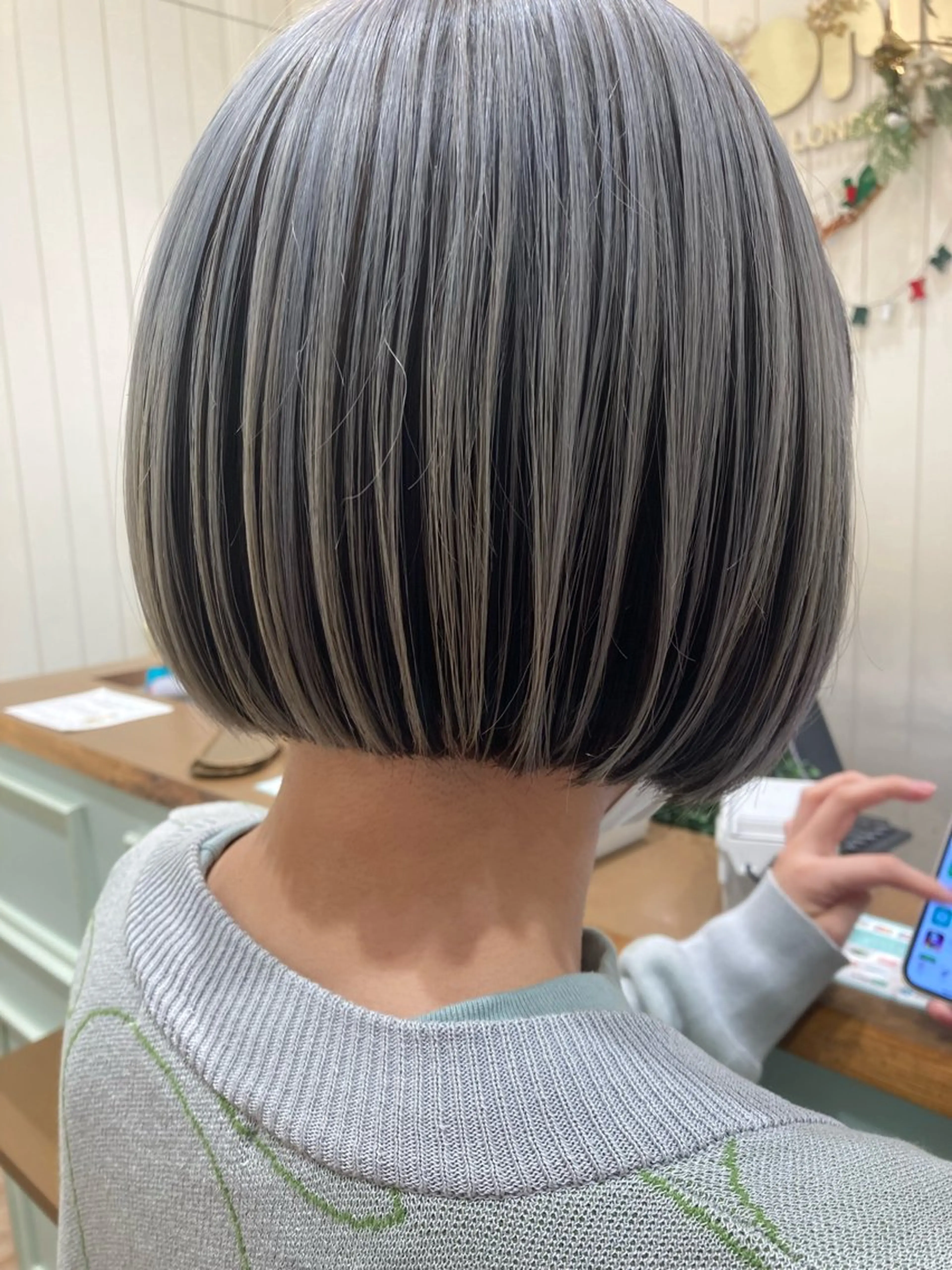 ショート カラー ブリーチ ケアブリーチ デザインカラー ハイトーンカラー シルバー カット ヘアカラー むらたみずき /大宮ボブ、ショートのヘアスタイル