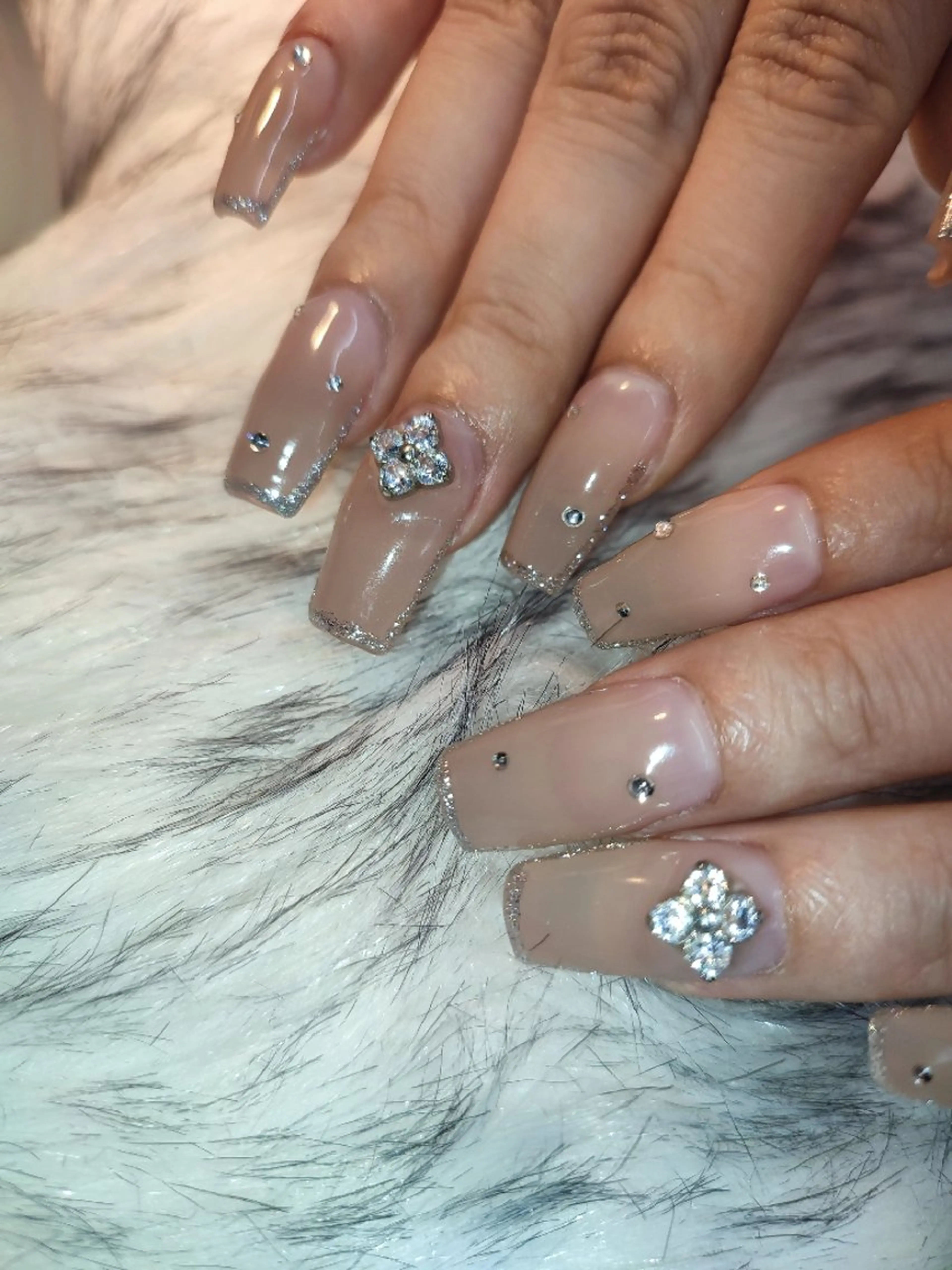 ネイル ハンドネイル RUNWAY 　　の眉毛・アイブロウイメージ