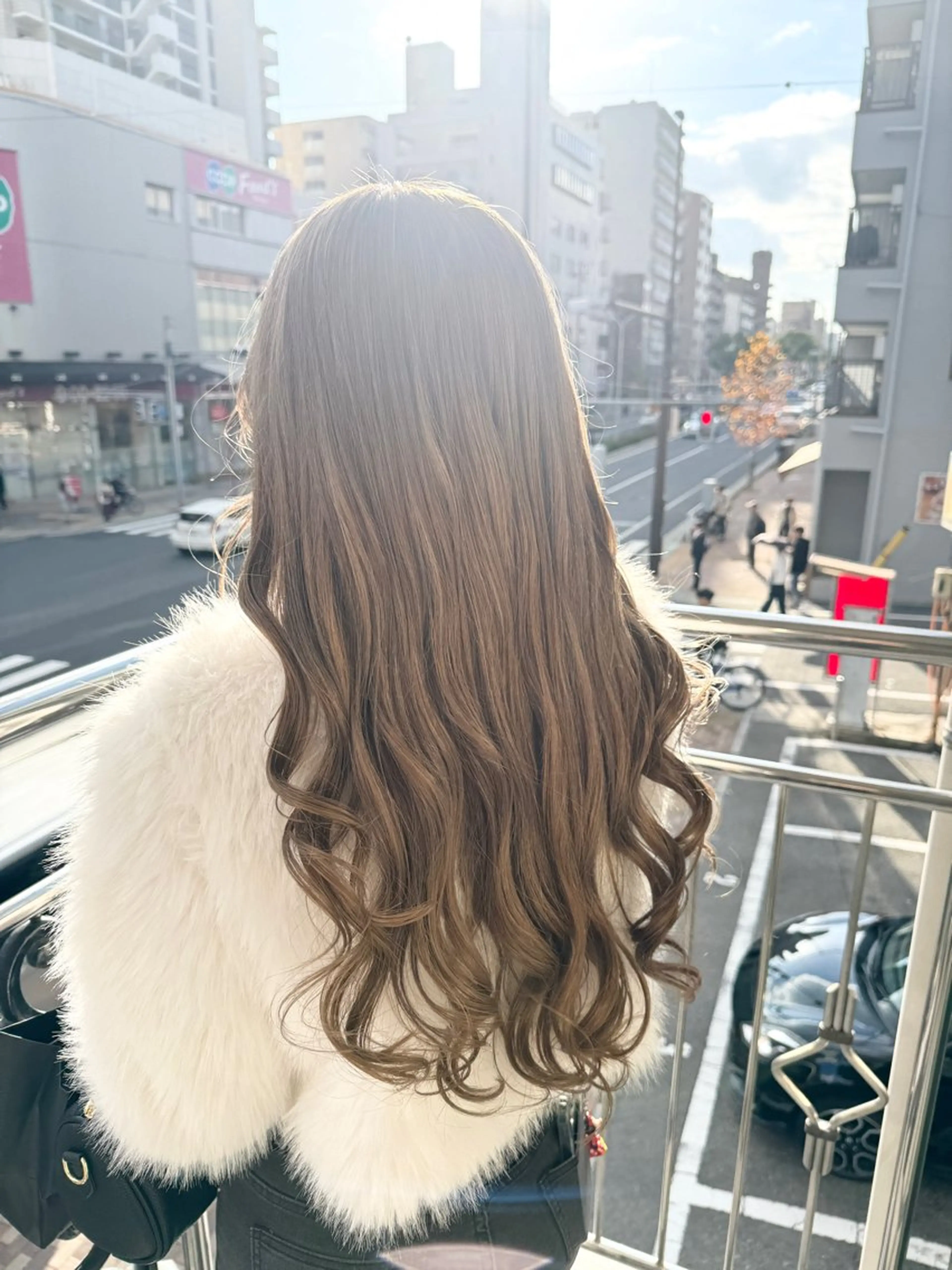 カラー アッシュ ベージュカラー 透明感カラー ミルクティーベージュ ヘアカラー ハイトーン✨髪質改善 ✨スパ得意✨ミヤタのヘアスタイル