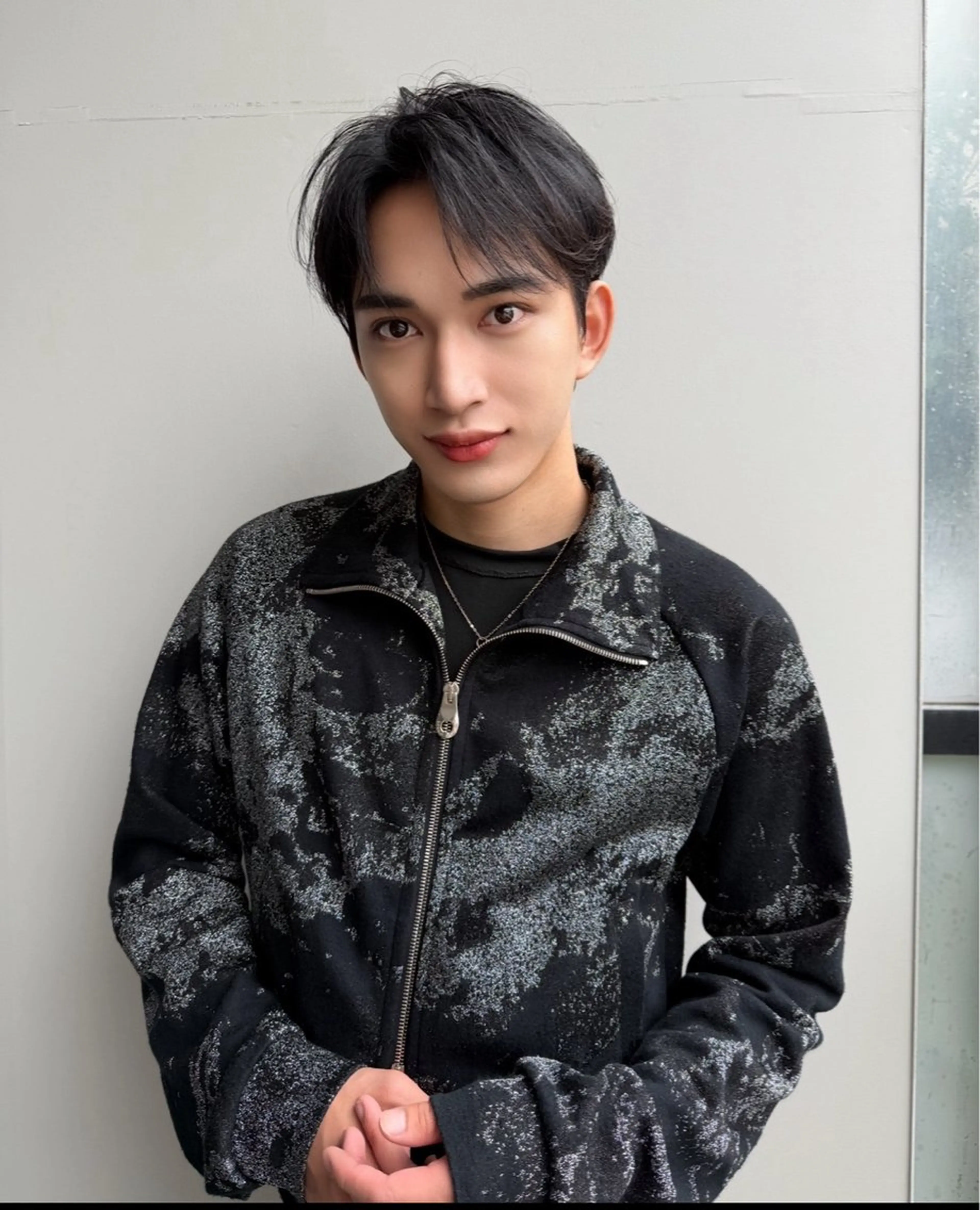 【話題の技術🔥】曲がる縮毛矯正+メンズカットの写真