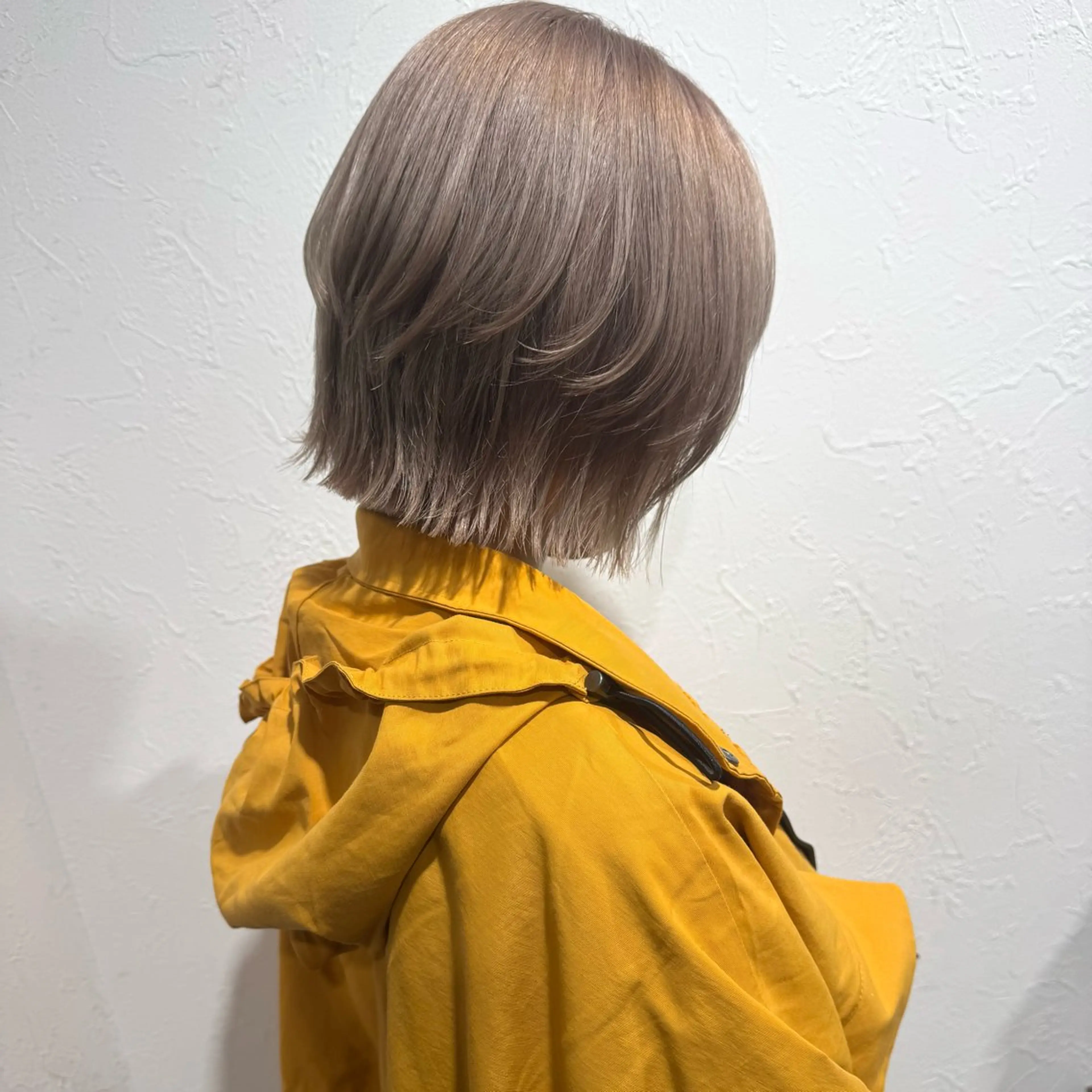 ミディアム カラー shiho .のヘアスタイル