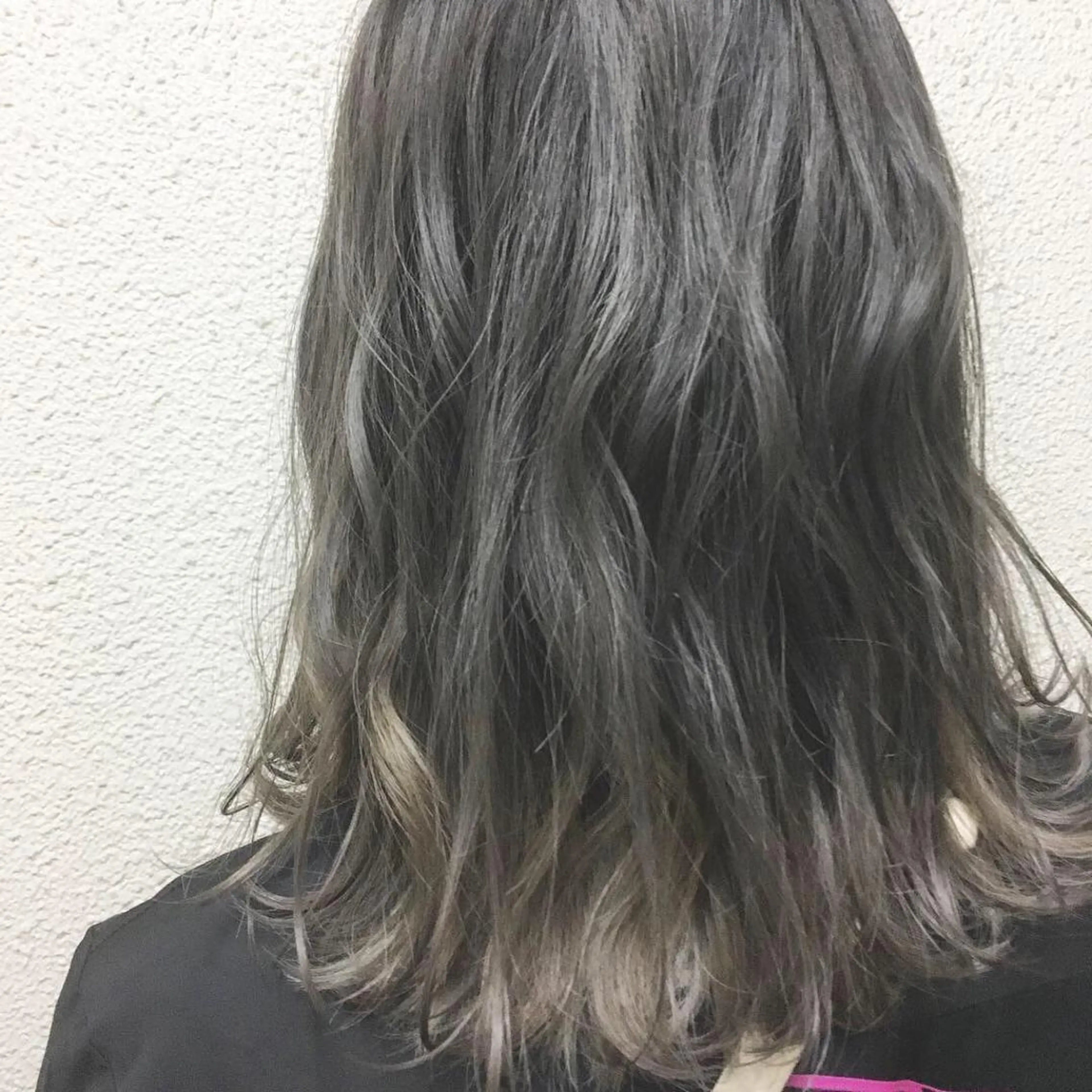 セミロング パープルカラー 朝重 康希のヘアスタイル