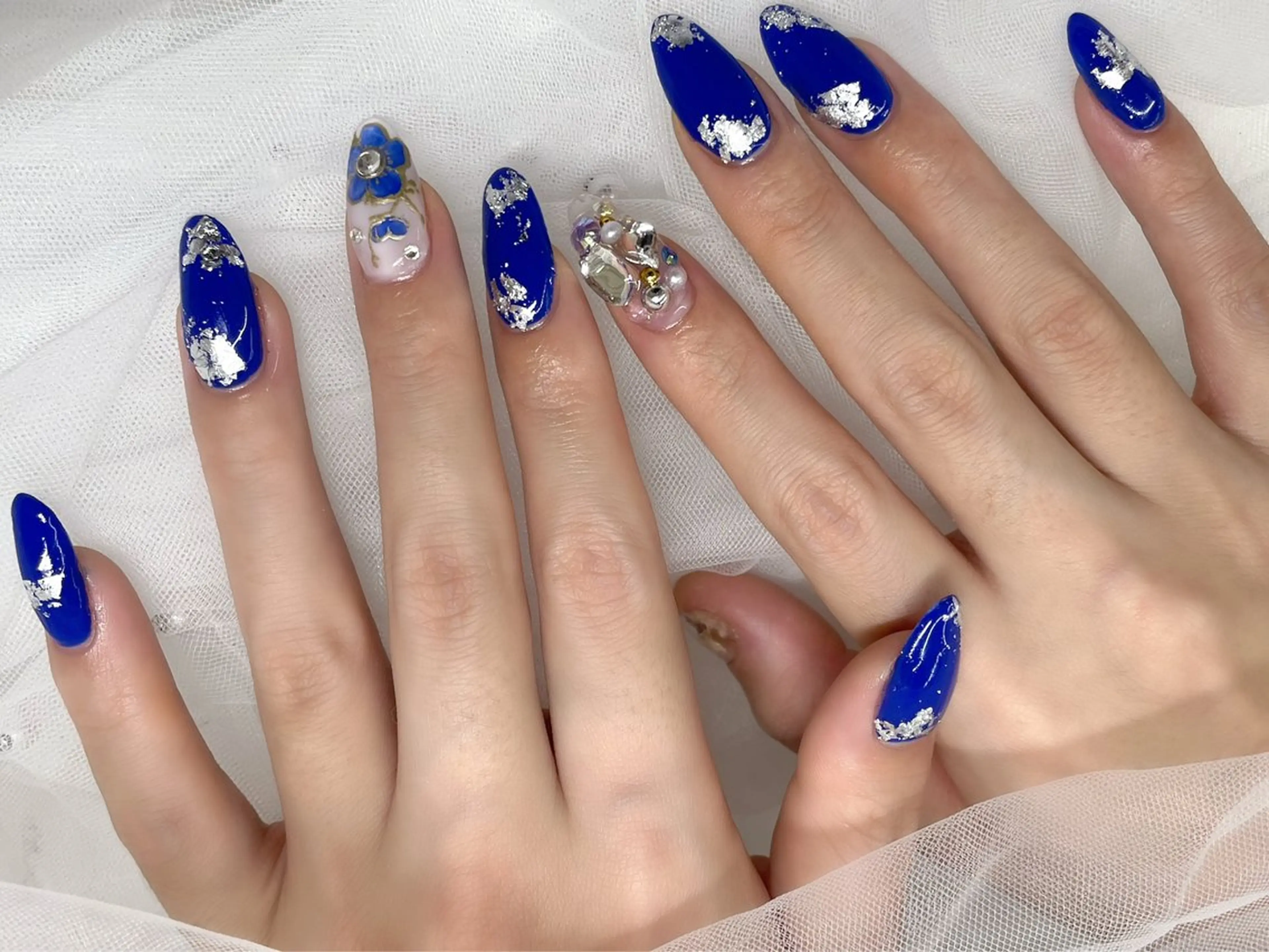 ネイル AYA Reginaのネイルデザイン