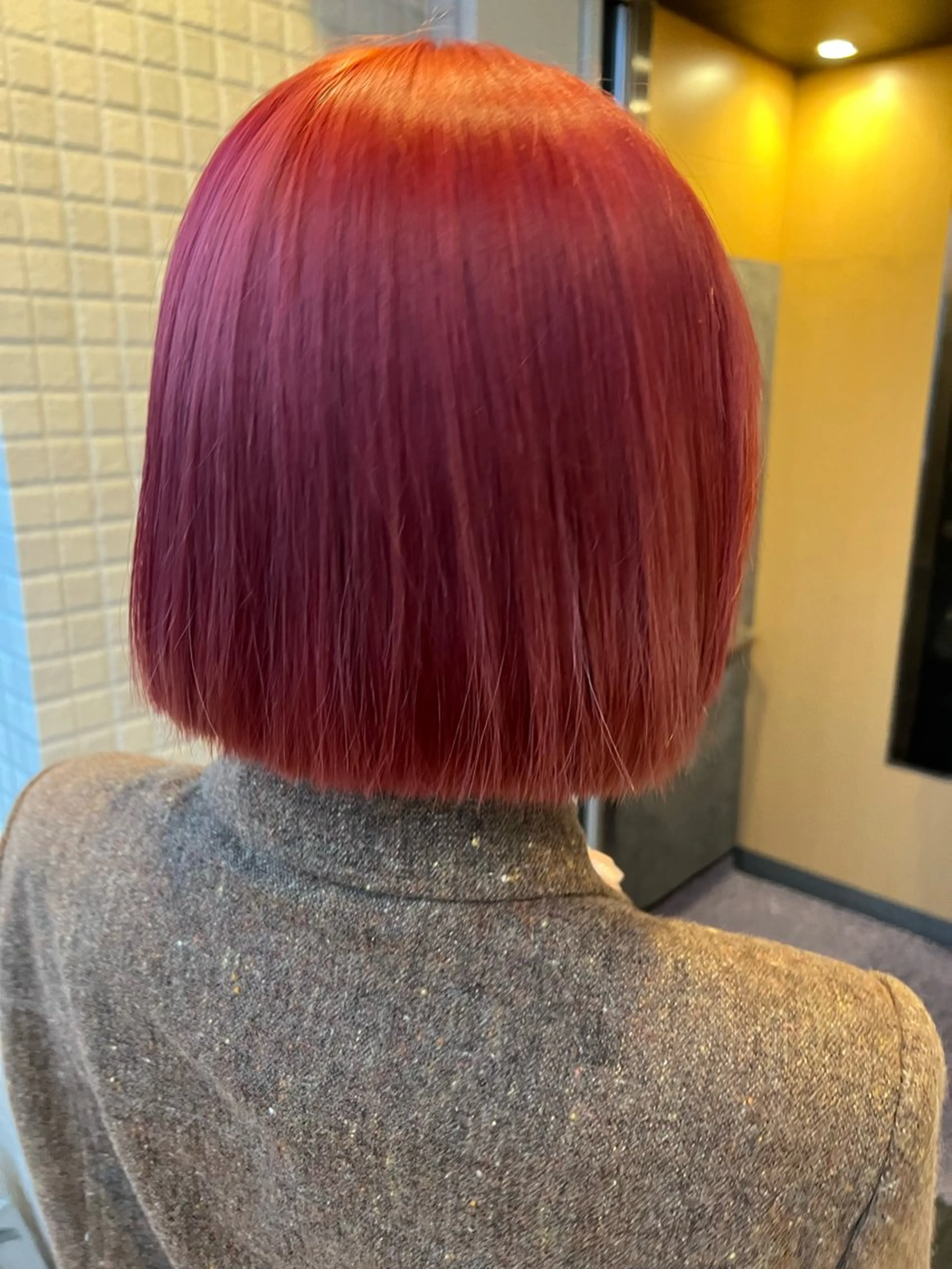 ショート カラー ベージュカラー ブリーチ ブロンド ダブルカラー レッドカラー カット ヘアカラー トリートメント ブリーチ/髪質改善/ レイヤー/YUTO‎のヘアスタイル