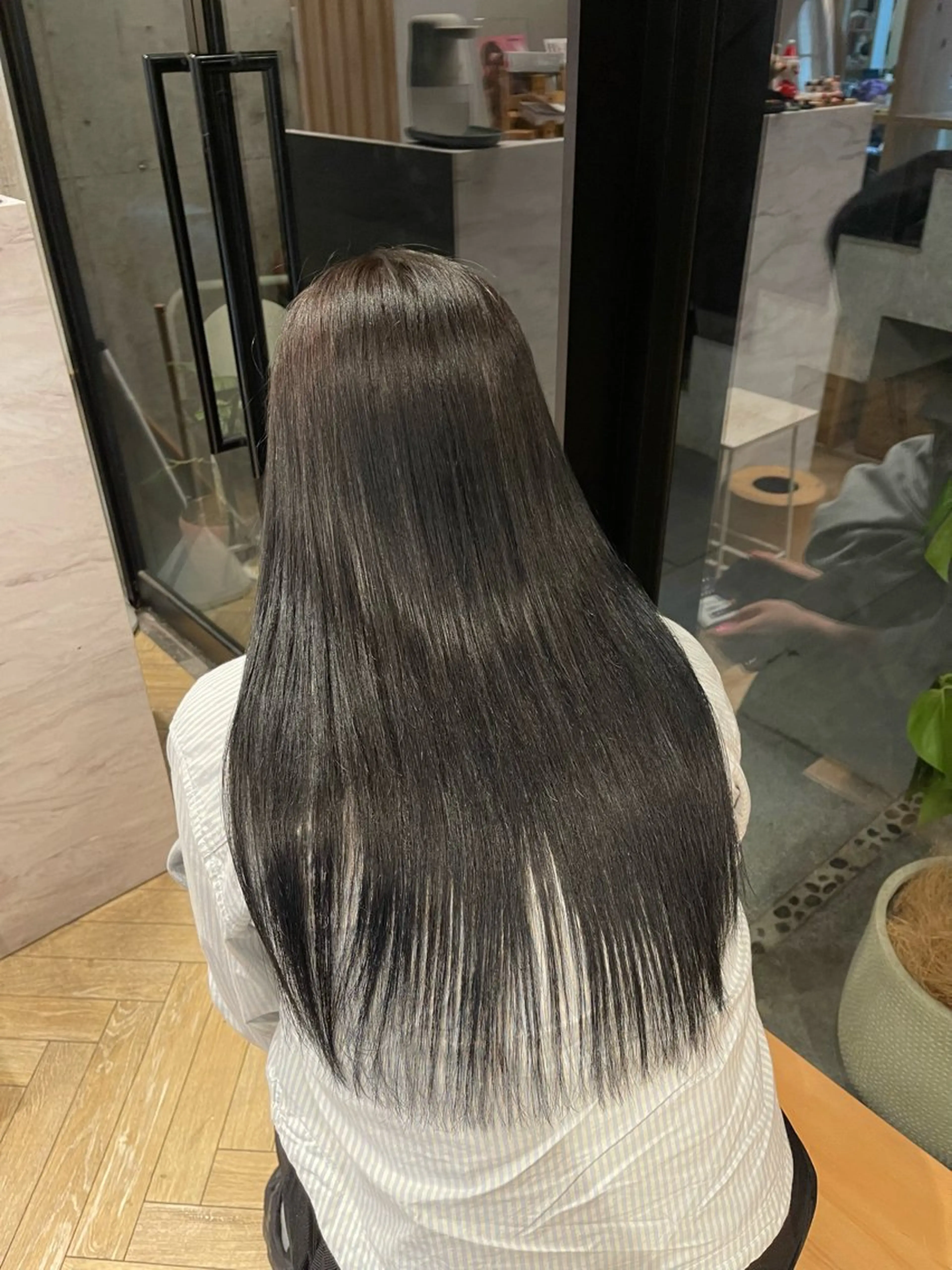 ロング カラー ブルーカラー ブルーグレー ブルーグレージュ 透明感カラー グレージュ 愛莉/ラベンダー/ ベージュ/ブラウンのヘアスタイル