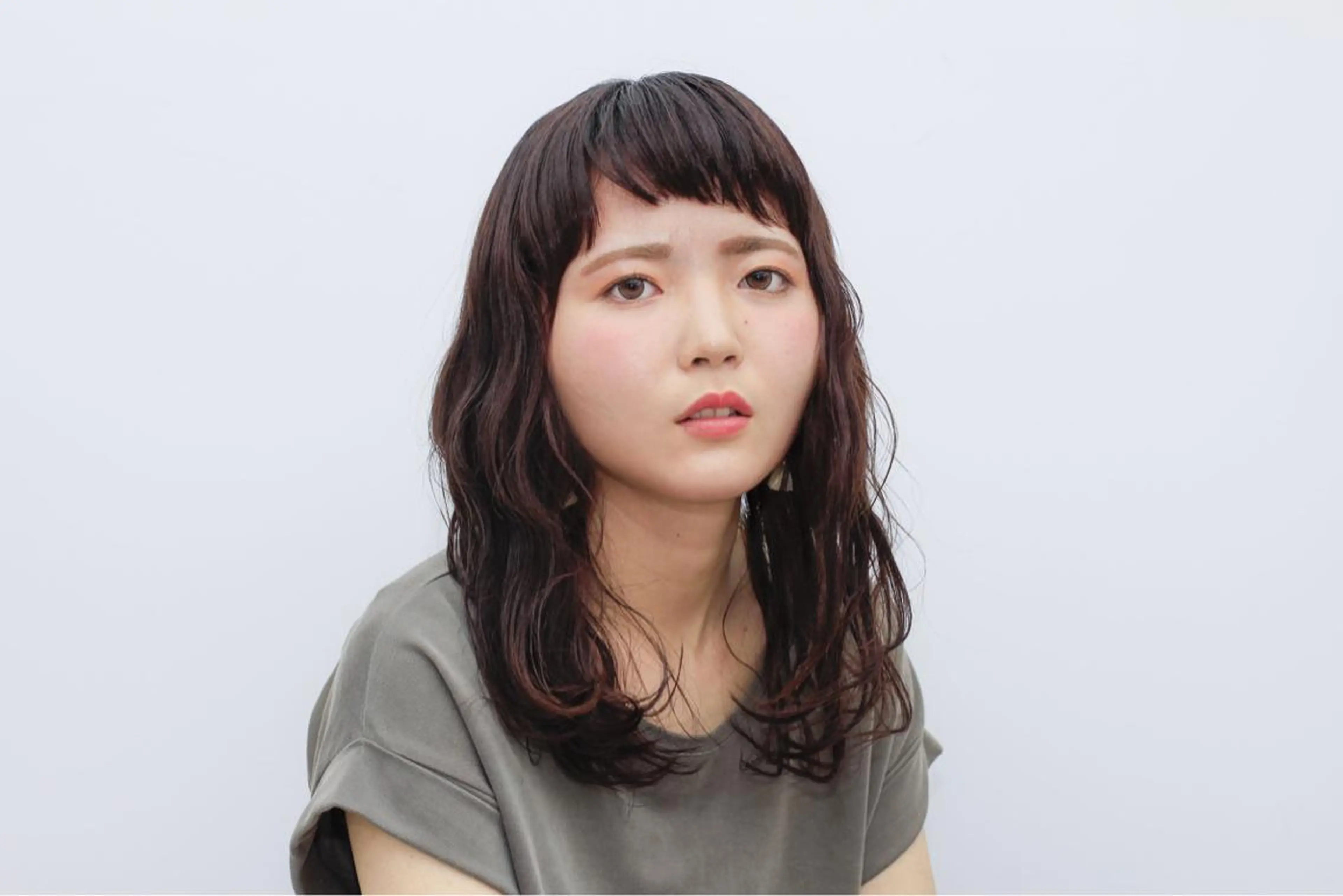 セミロング YOKOI SHINJIのヘアスタイル