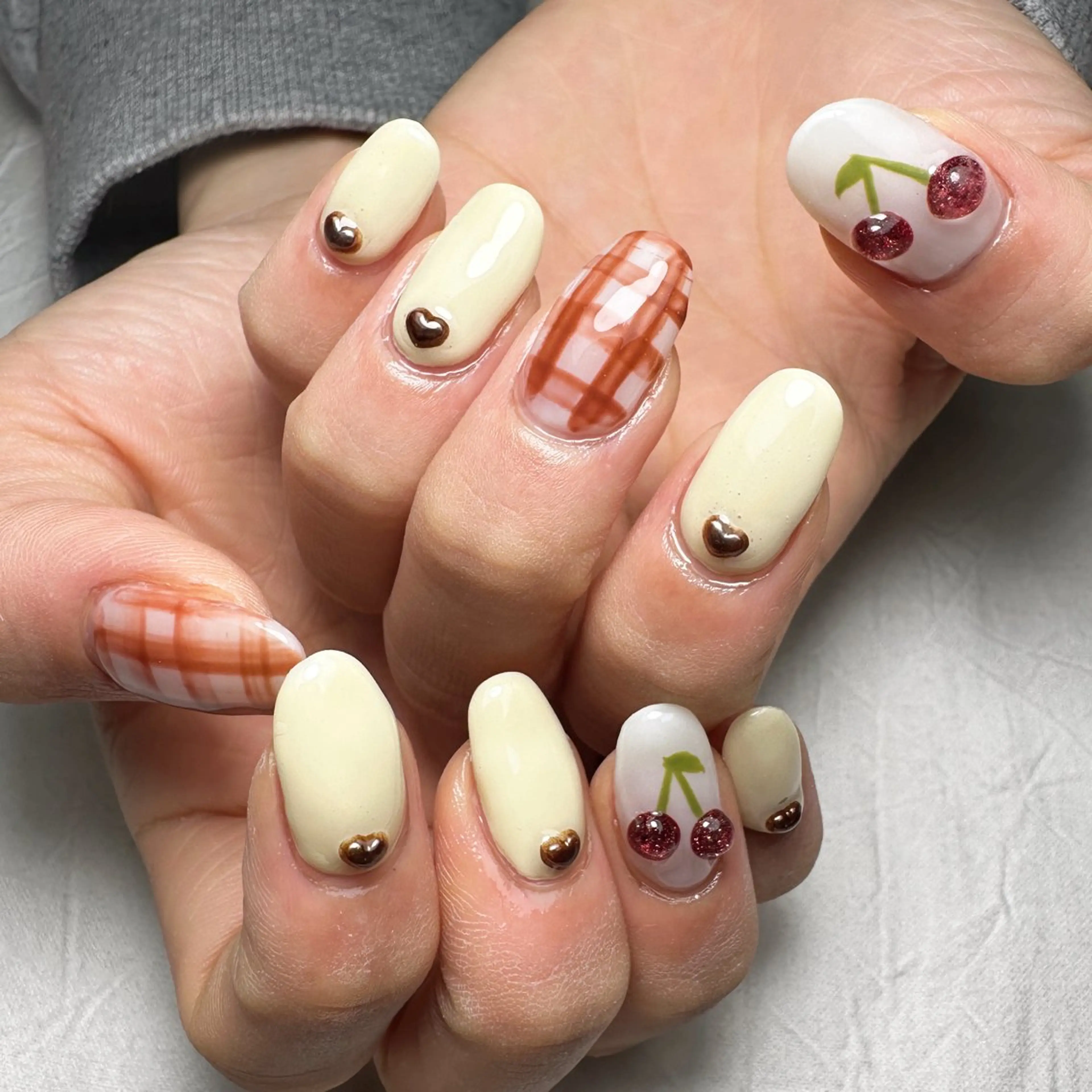 ネイル 駒月 明日香の眉毛・アイブロウイメージ