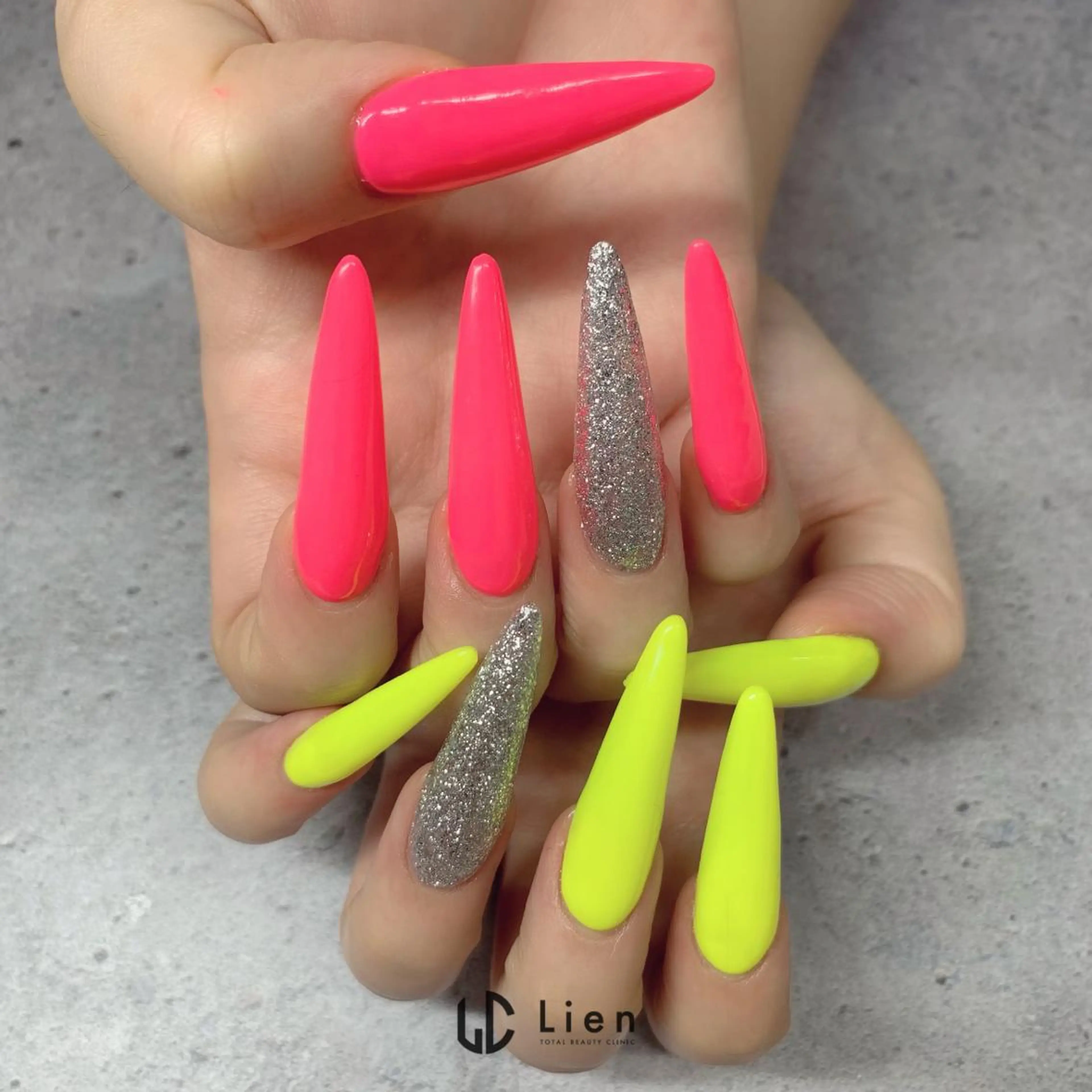 ネイル 山田 真里のネイルデザイン