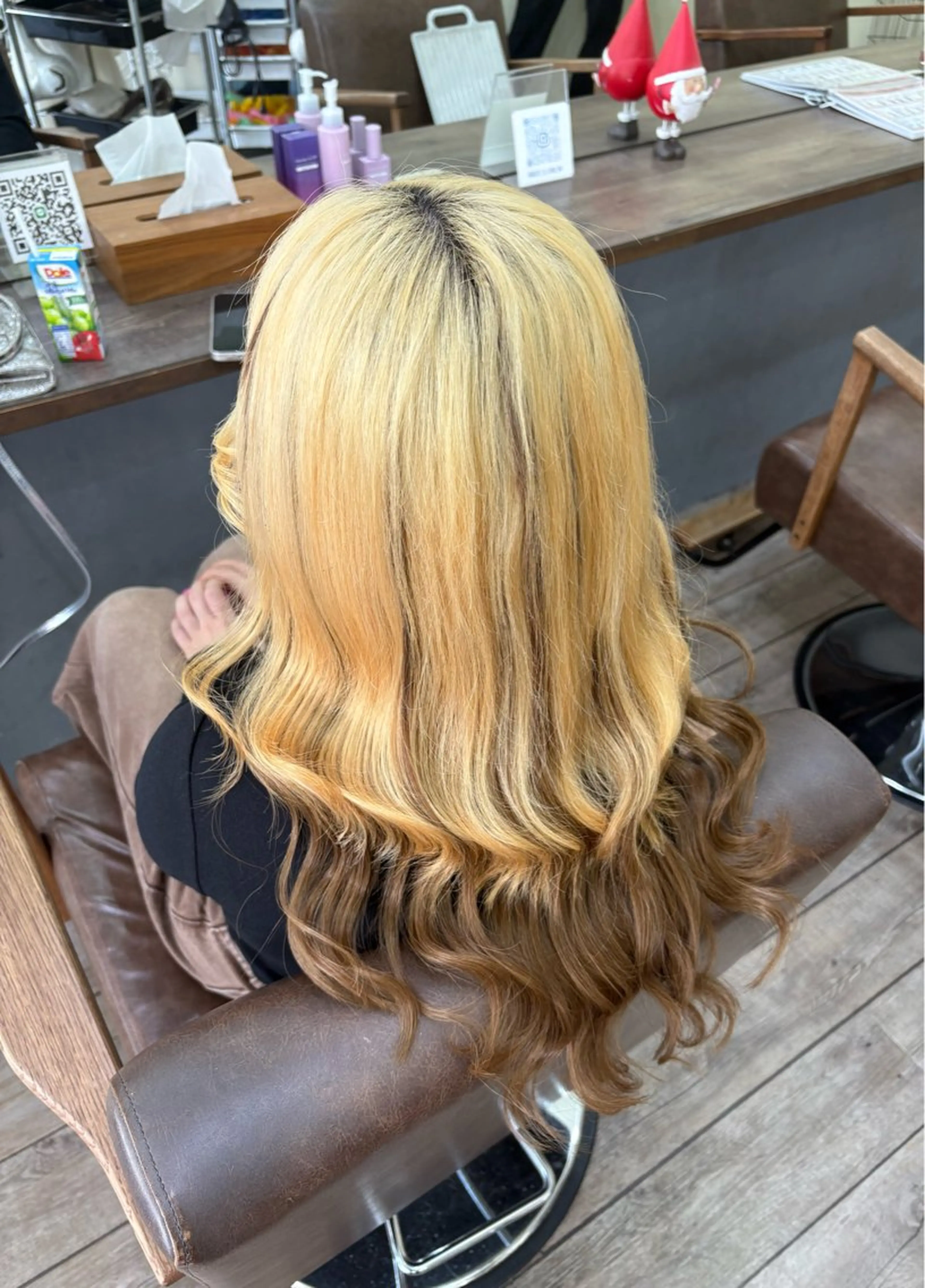 ロング エクステ エクステ WEST OLAND 黒坂佳乃のヘアスタイル