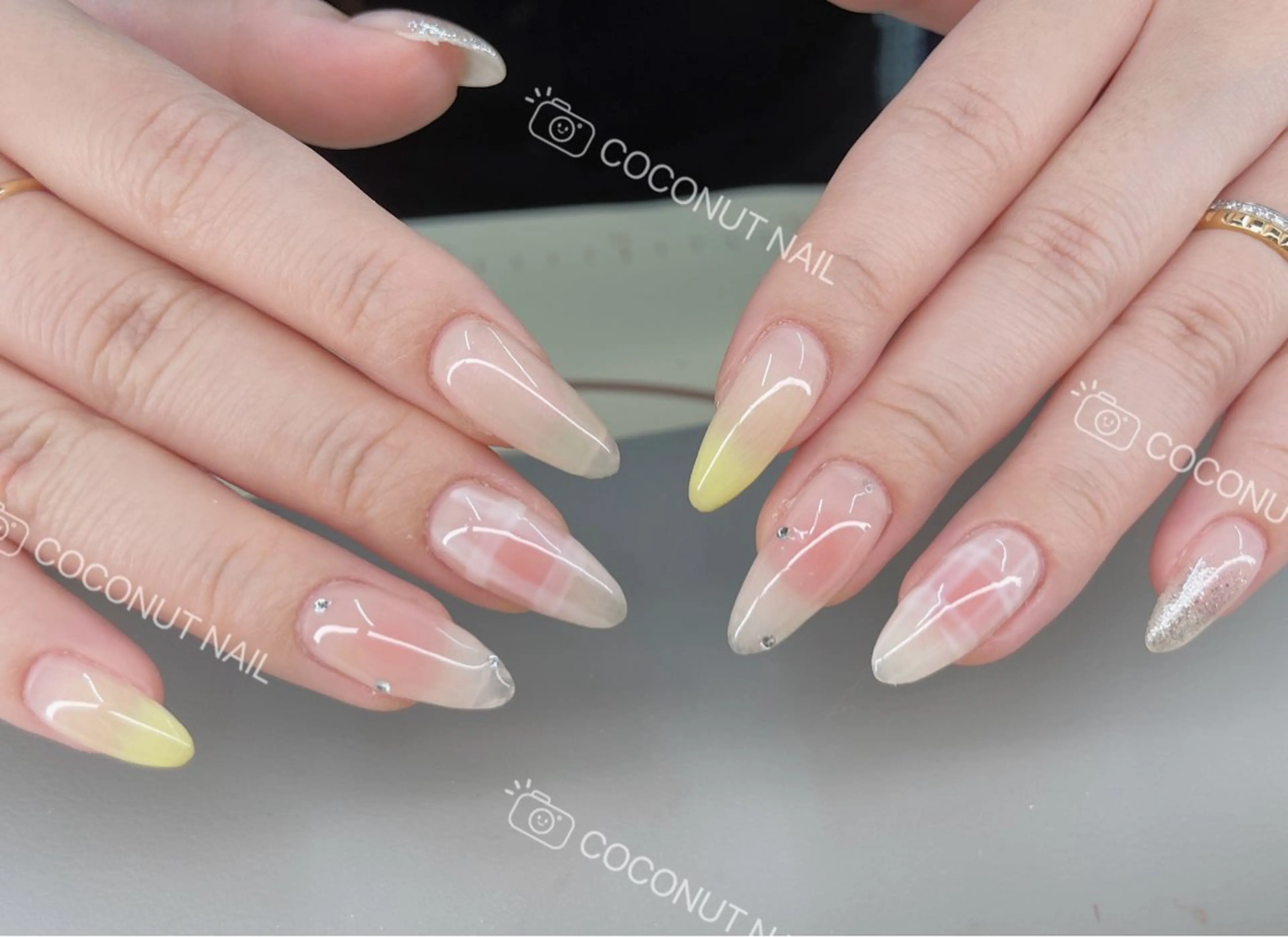 ネイル ハンドネイル 神田 ココナッツのネイルデザイン