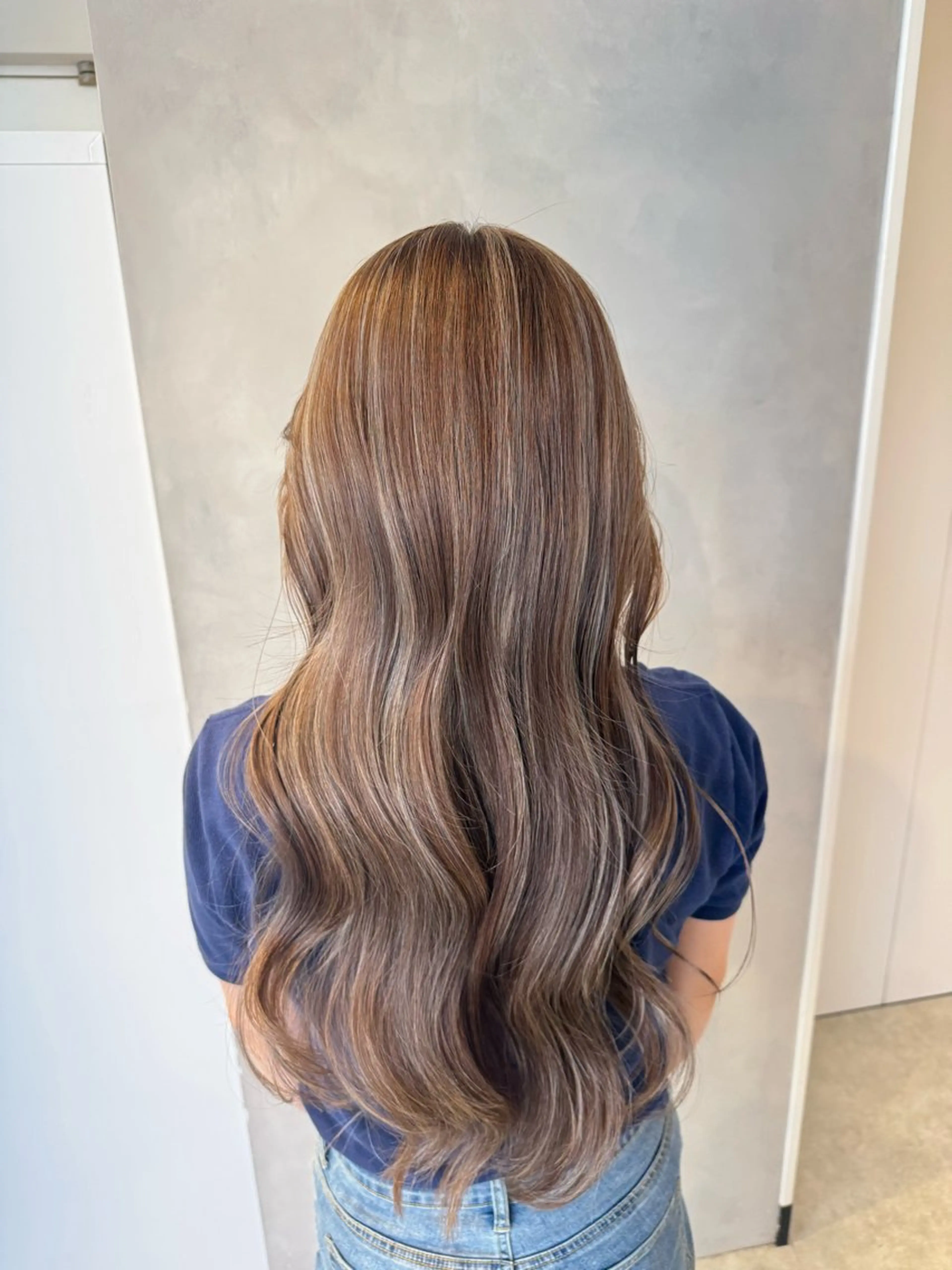 カラー ハイライトカラー カット ヘアカラー トリートメント 透明感カラー✨艶髪 制作🌱山根あゆみのヘアスタイル