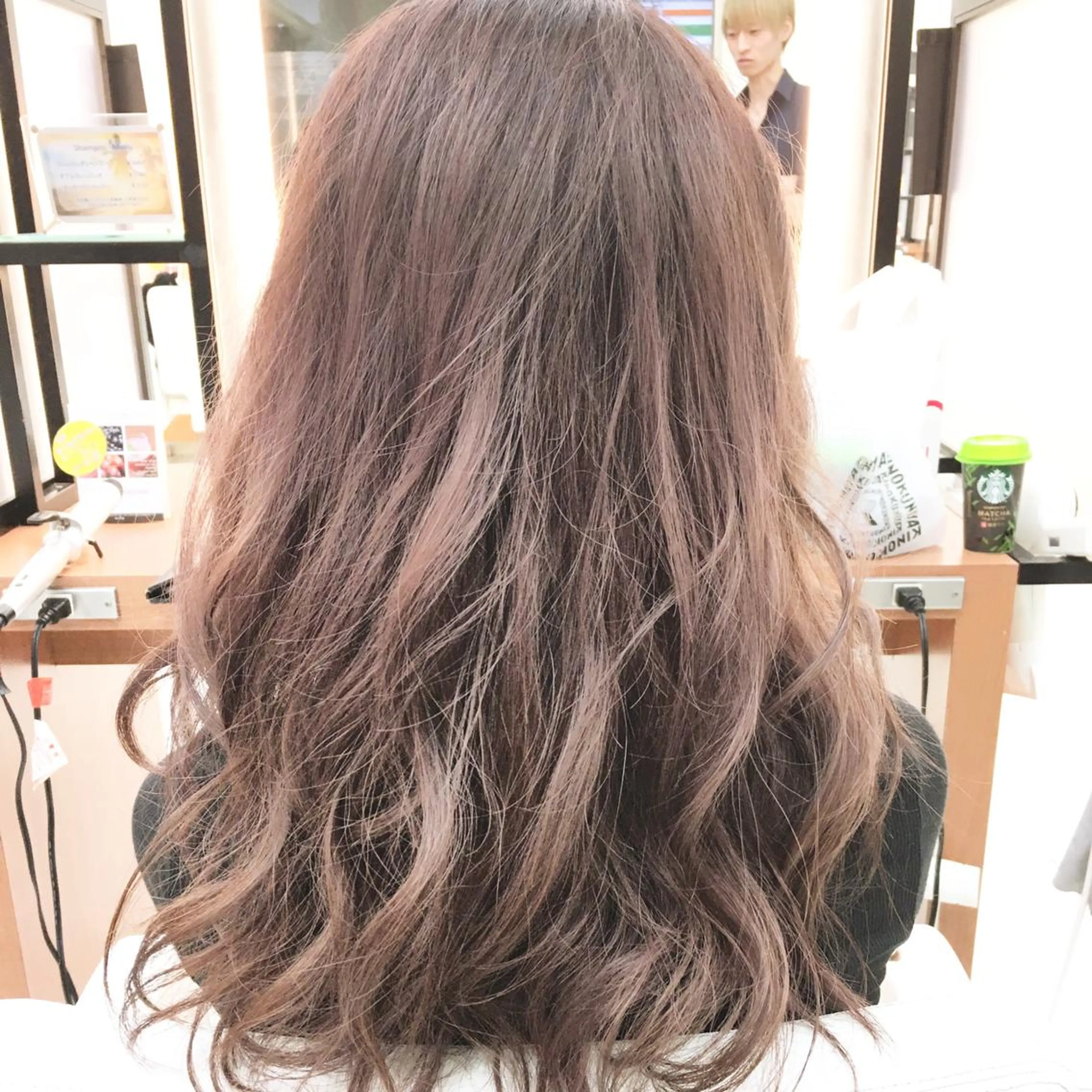 セミロング カラー イルミナカラー カット 縮毛矯正 奈良崎 和弘のヘアスタイル