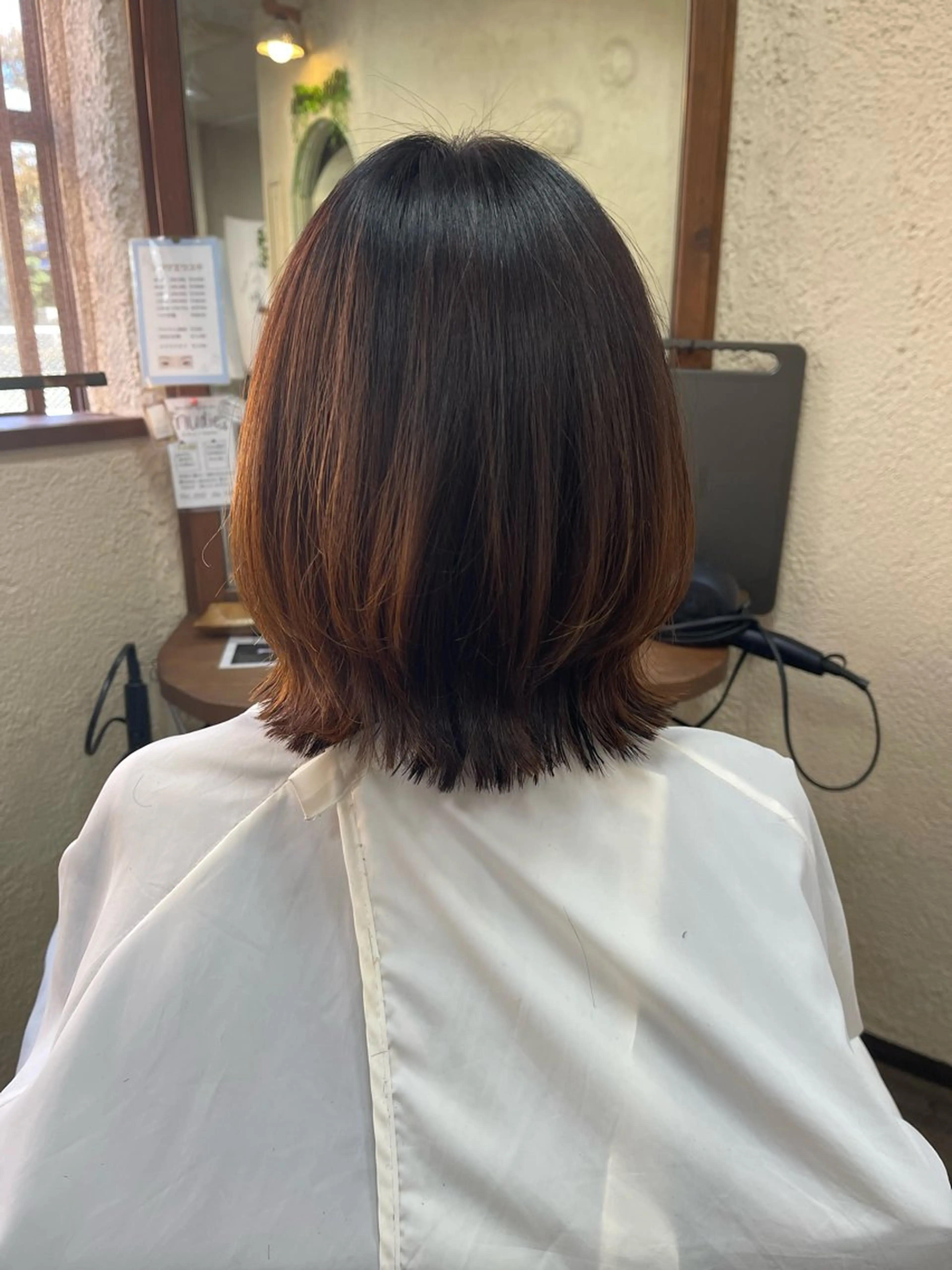 ミディアム ボブレイヤー ボブ レイヤーカット カット 磧本 祐里恵のヘアスタイル