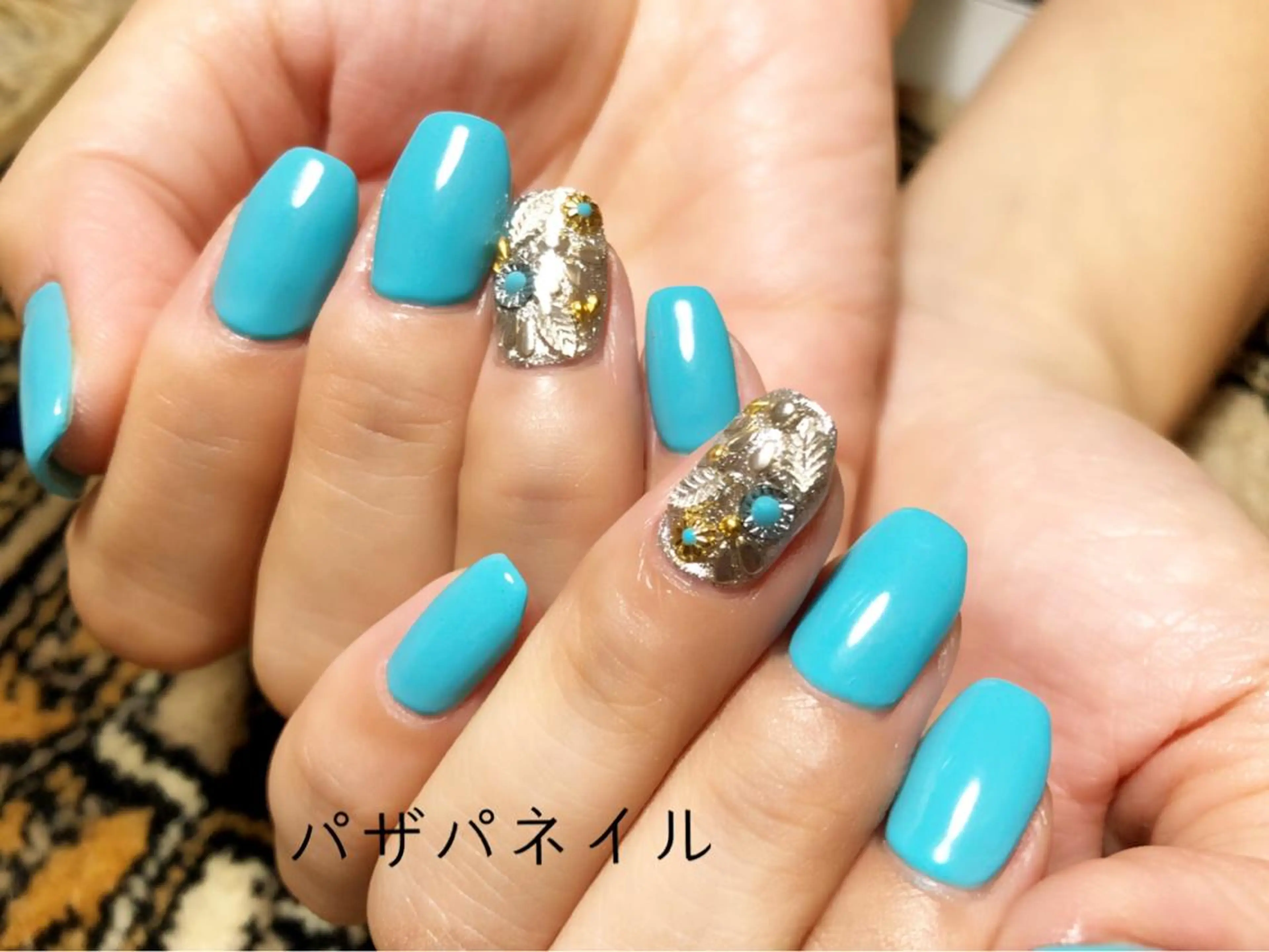 ネイル Yakko pas á pasのネイルデザイン