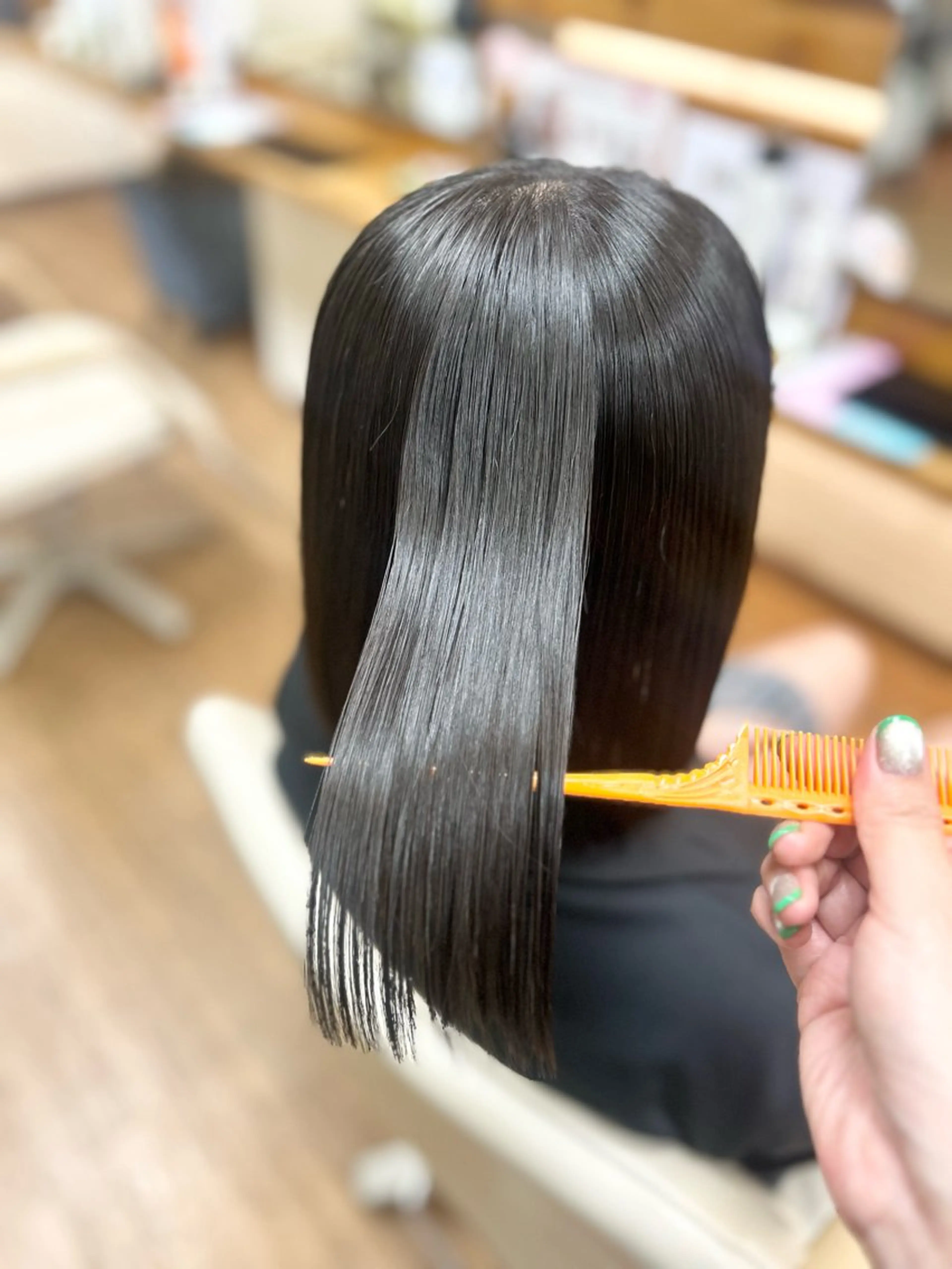 ミディアム 神谷 千明のヘアスタイル