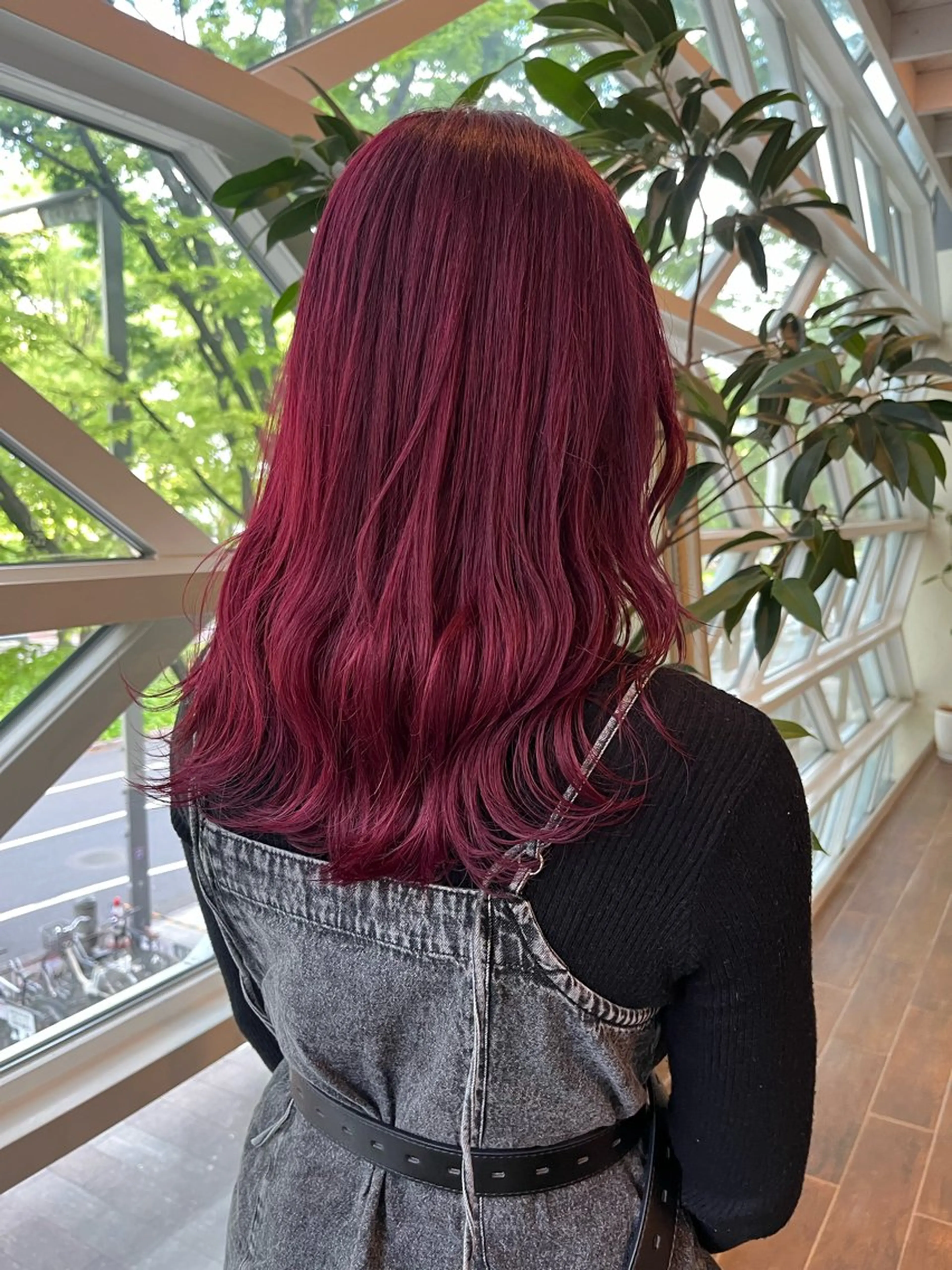 カラー ブリーチ ダブルカラー レッドカラー ヘアカラー 酸性ストレート/ 暖色カラー/ココネのヘアスタイル