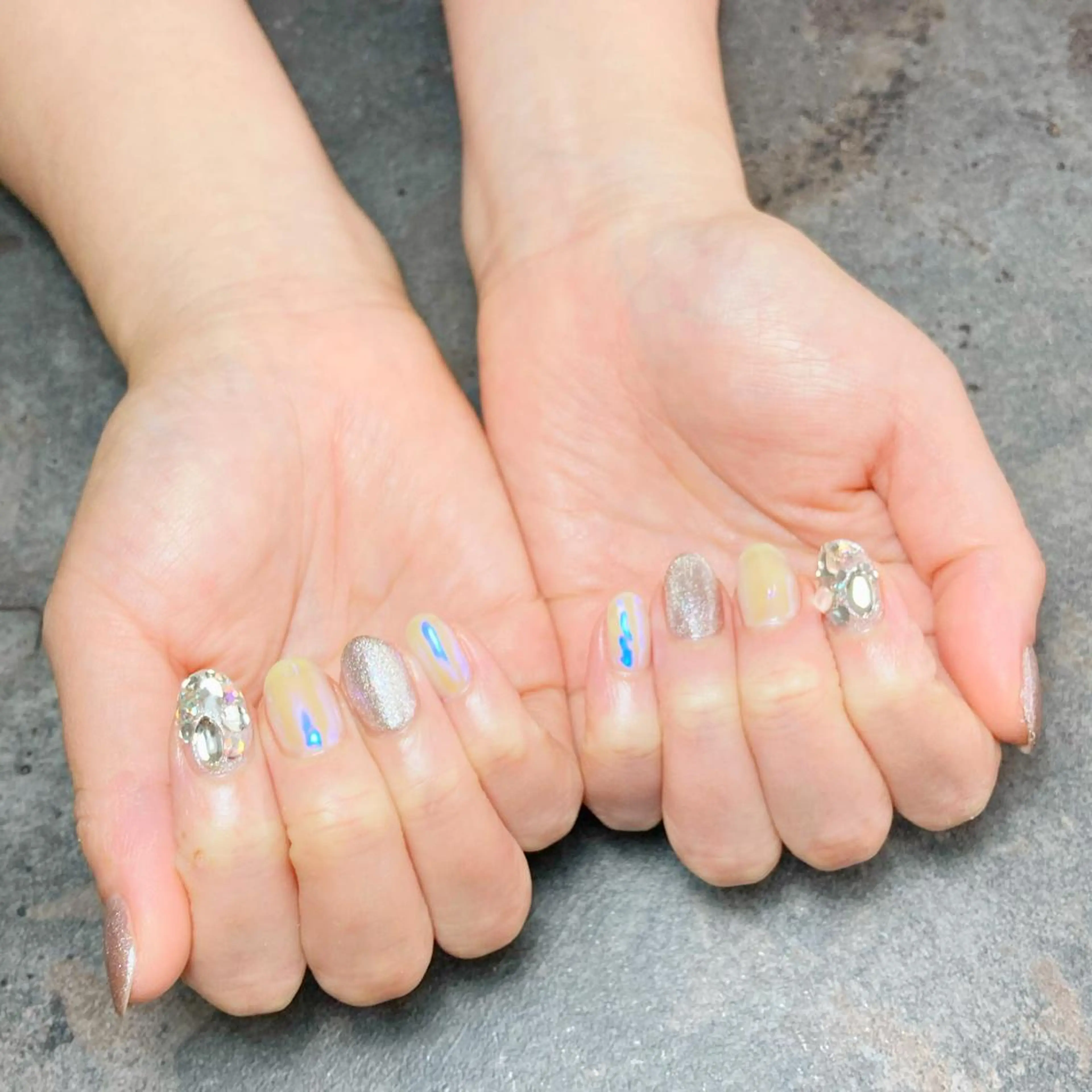 ネイル オーロラネイル ハンドネイル NailSalon liberのネイルデザイン