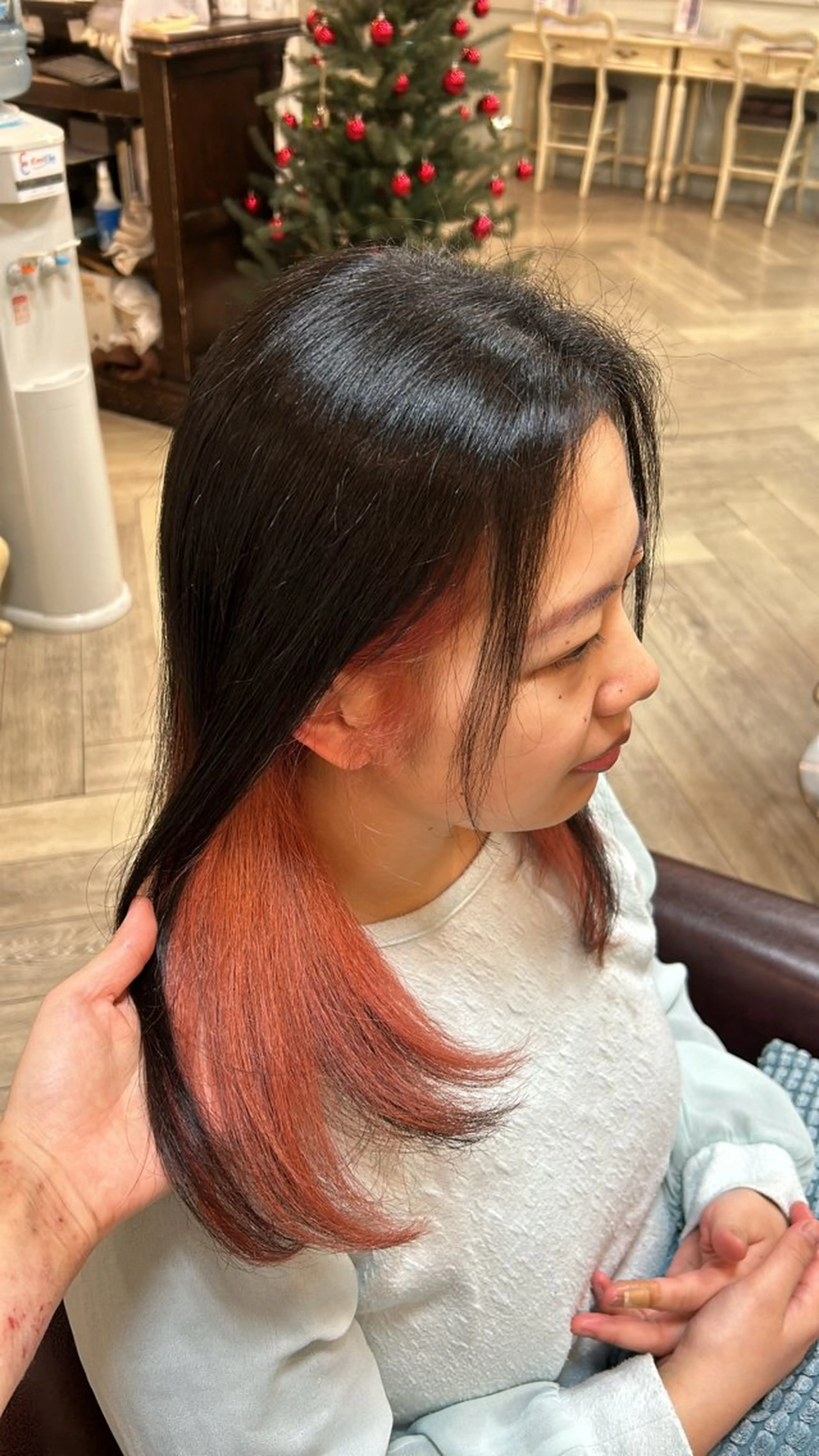 セミロング カラー カット ヘアカラー アオバ / ハイトーンカラーのヘアスタイル