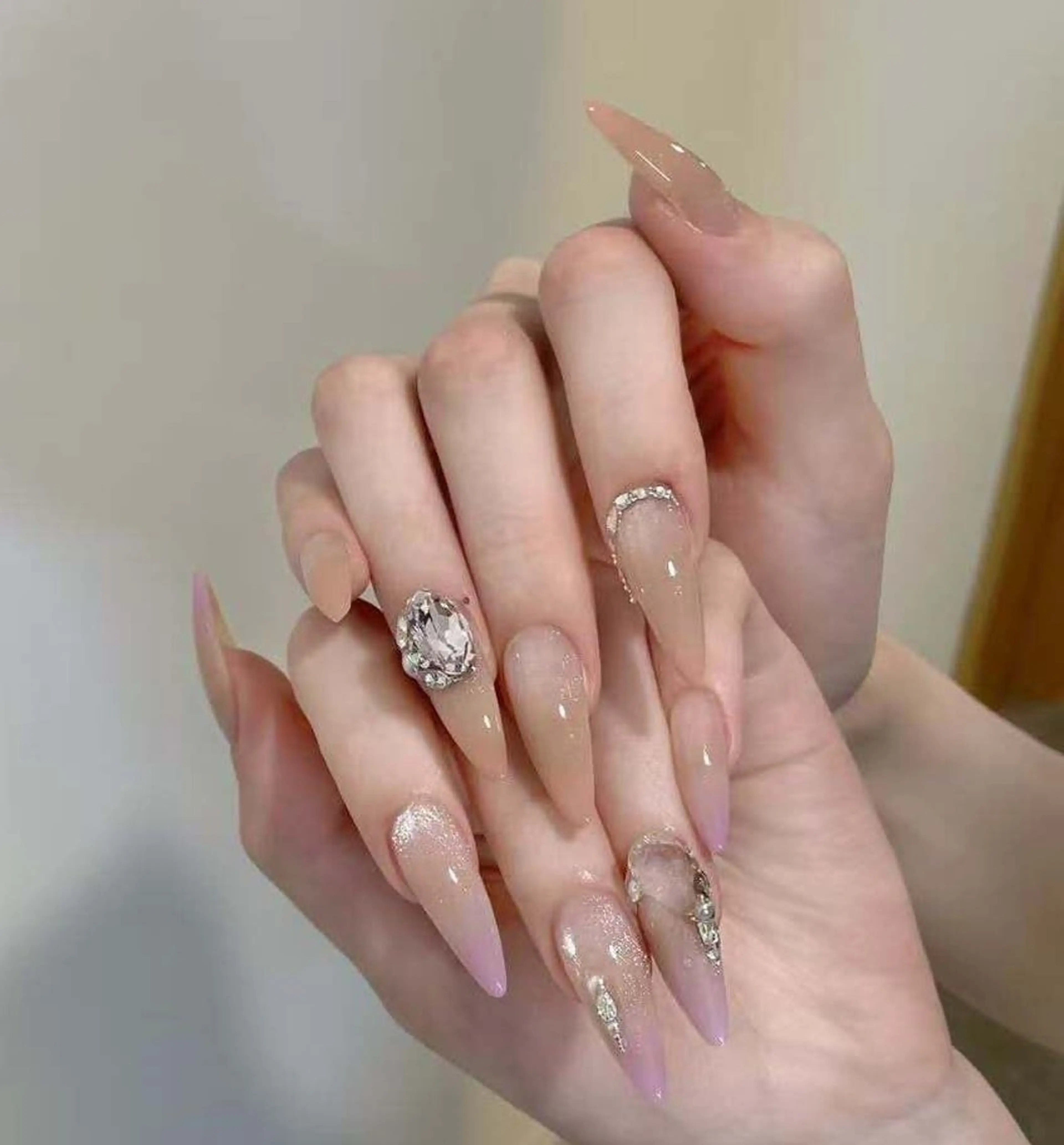 ネイル オーロラネイル フラワーネイル フットネイル フレンチネイル ジェルネイル ハンドネイル Oomiya 服部のネイルデザイン