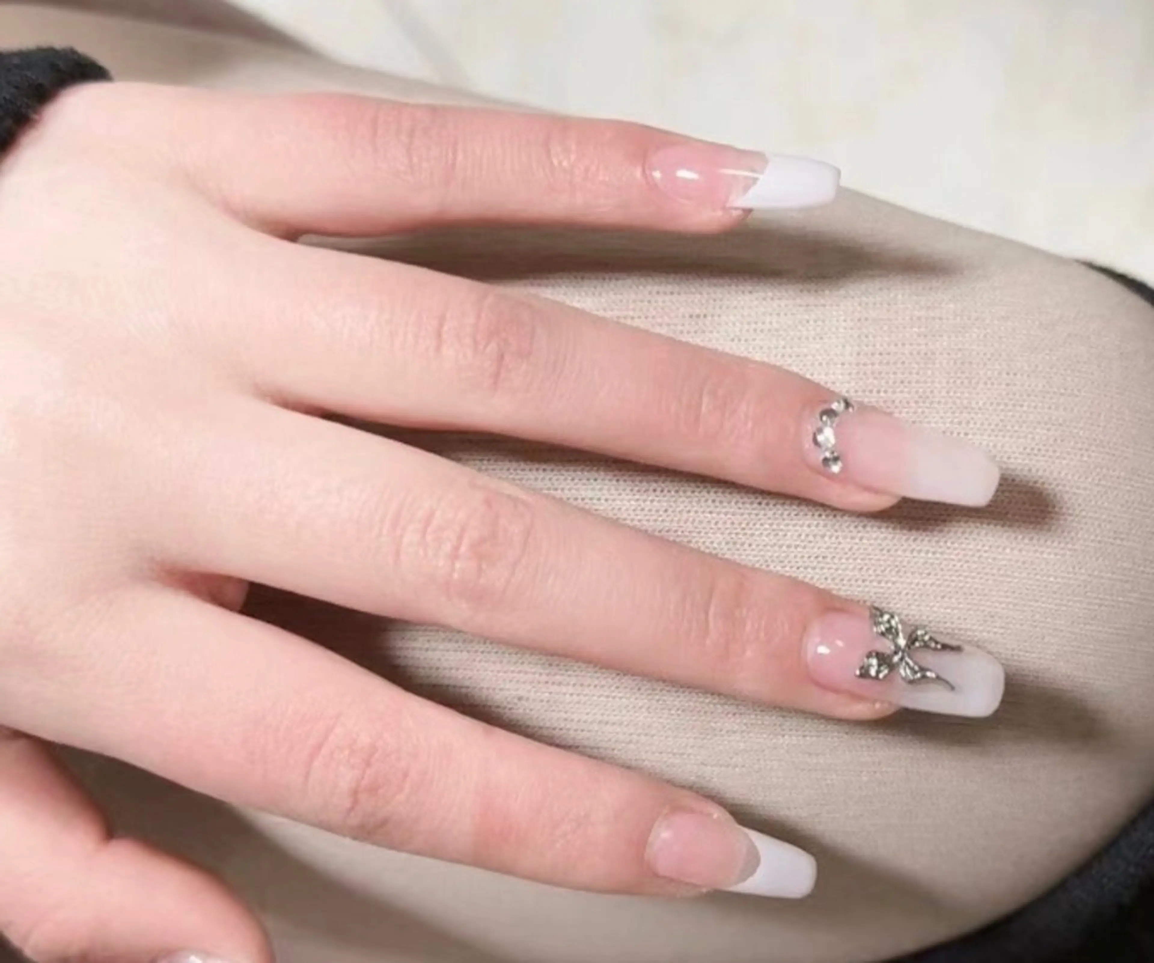ネイル ハンドネイル エリ🫧 nail池袋東口のネイルデザイン