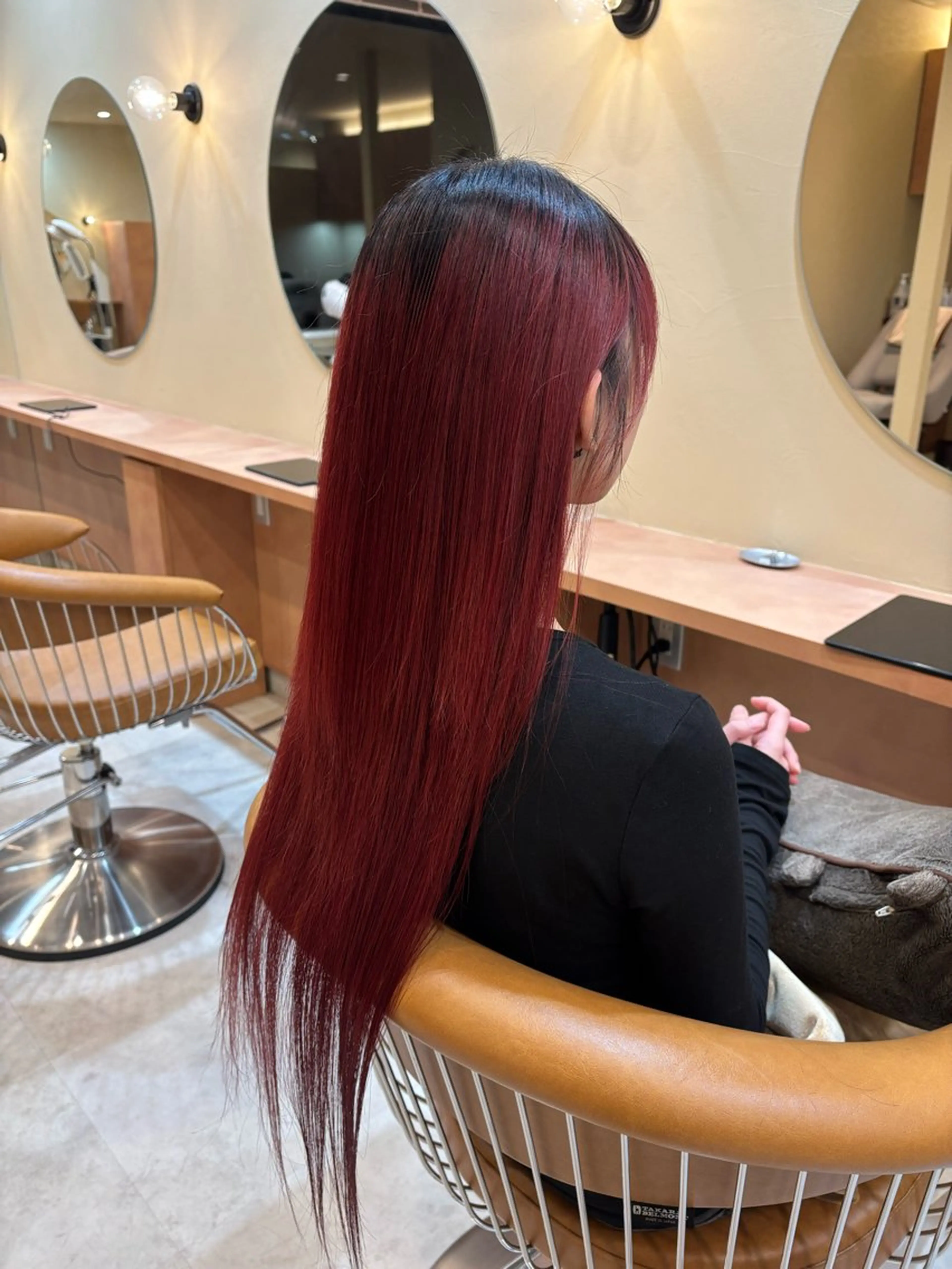 ロング ヘアカラー 金木 凜花のヘアスタイル