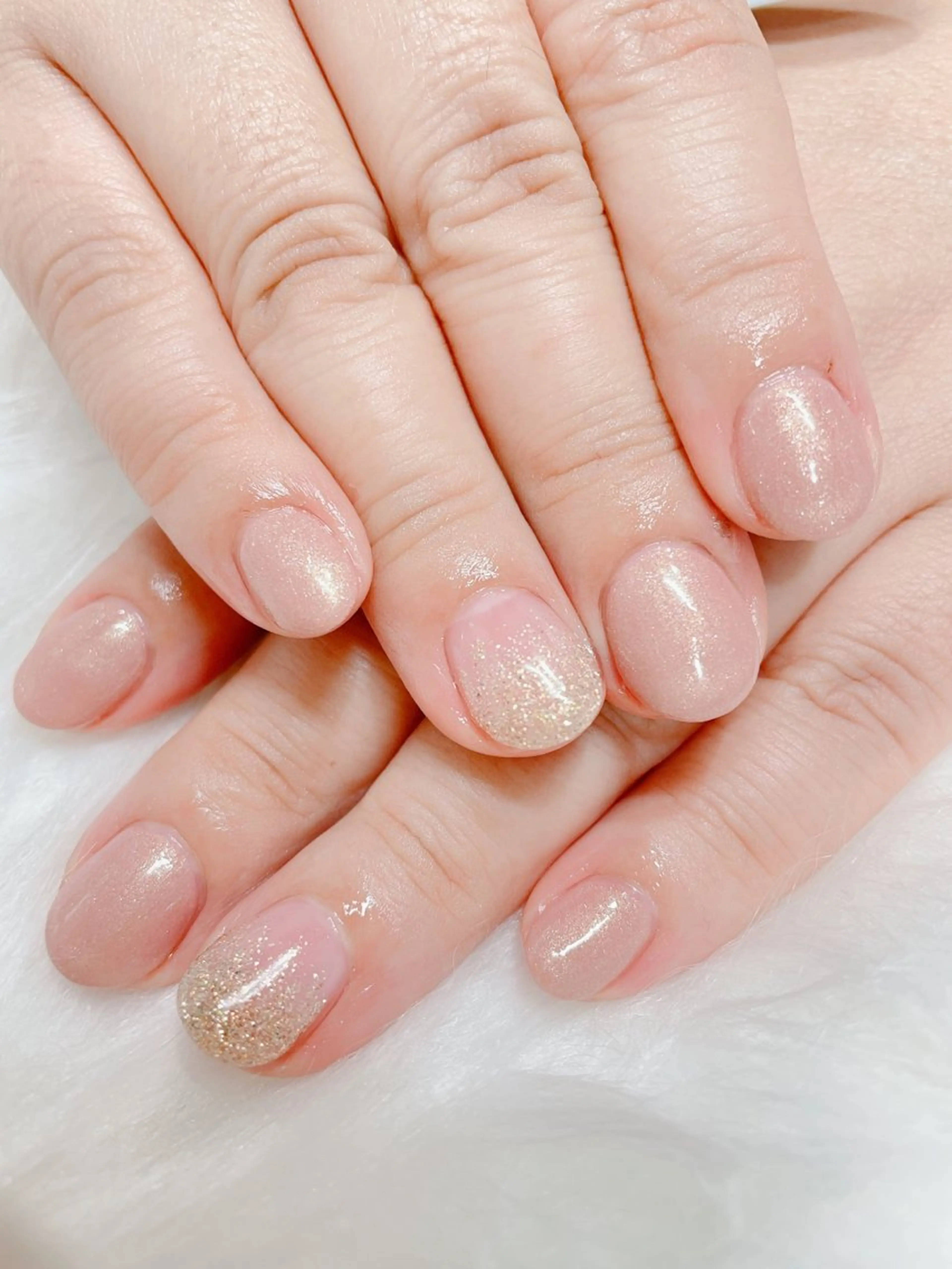 ショート ネイル ラメ(グリッター) ラメグラデーション オフィスネイル ワンカラーネイル T Yuiのネイルデザイン