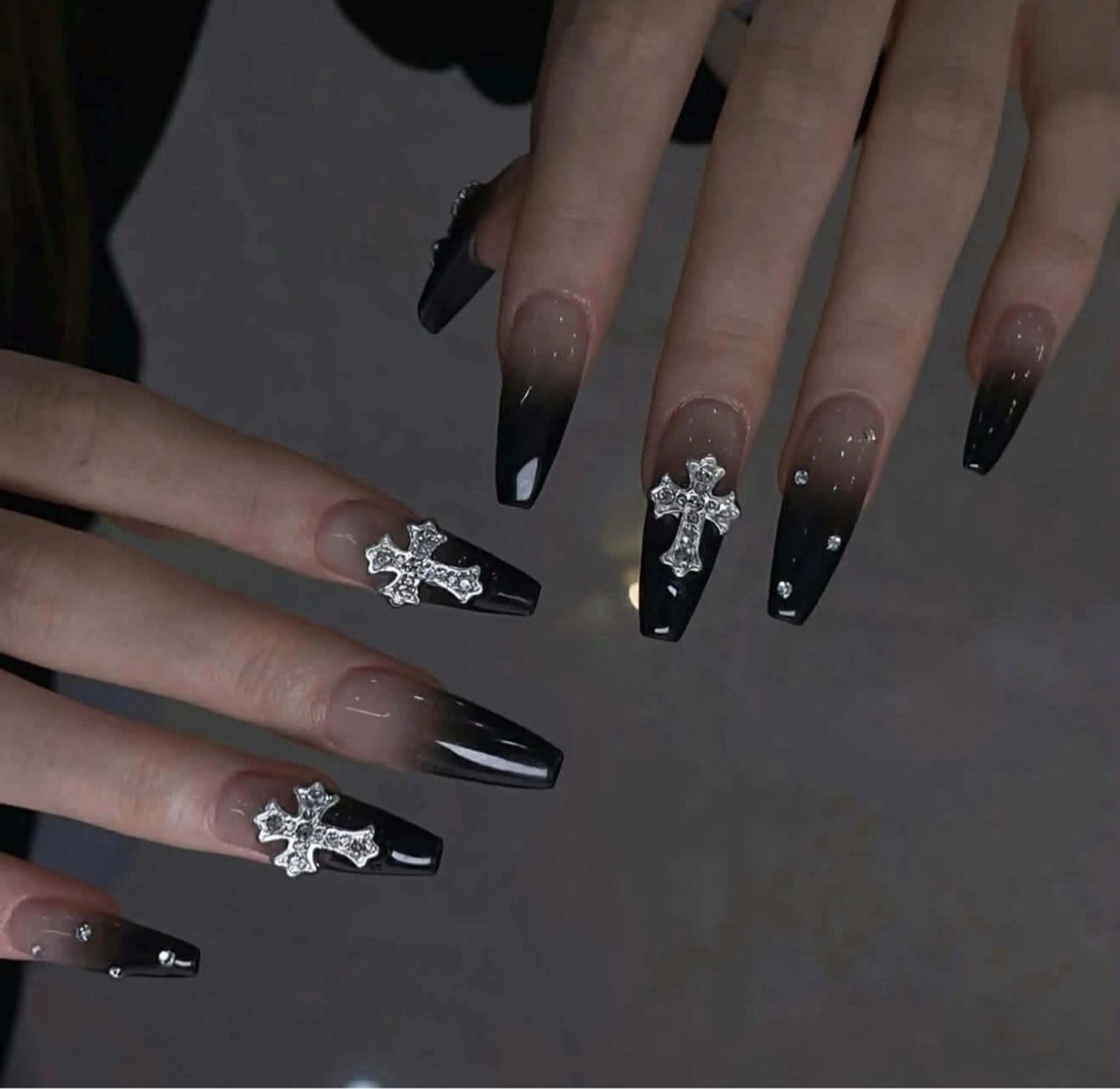 ネイル 長さ出し フレンチネイル 韓国ネイル レース マグネットネイル ハンドネイル 波 なみのネイルデザイン