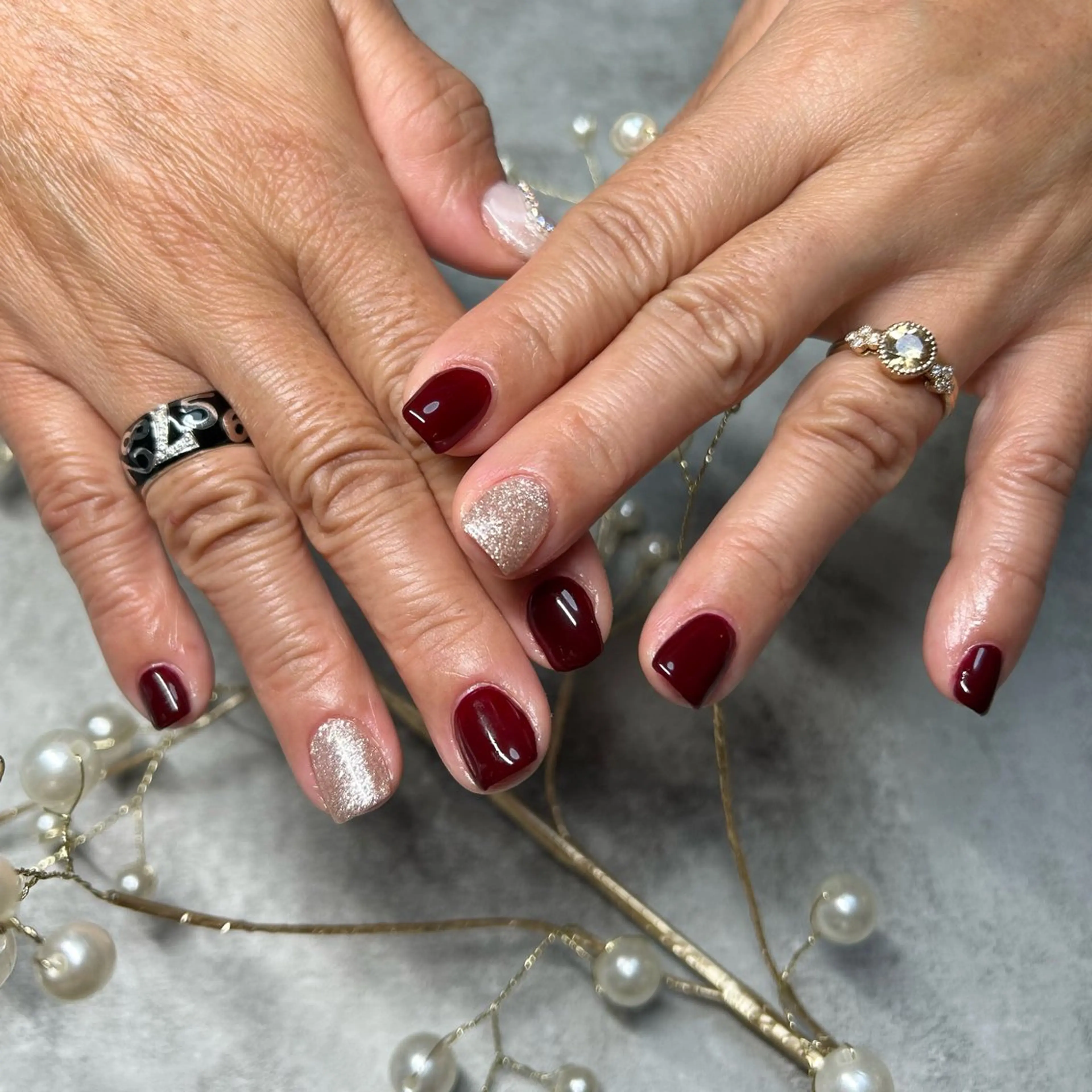 ネイル アートネイル ボルドー ゴールド ワンカラーネイル ハンドネイル ten nail salon かえでのネイルデザイン