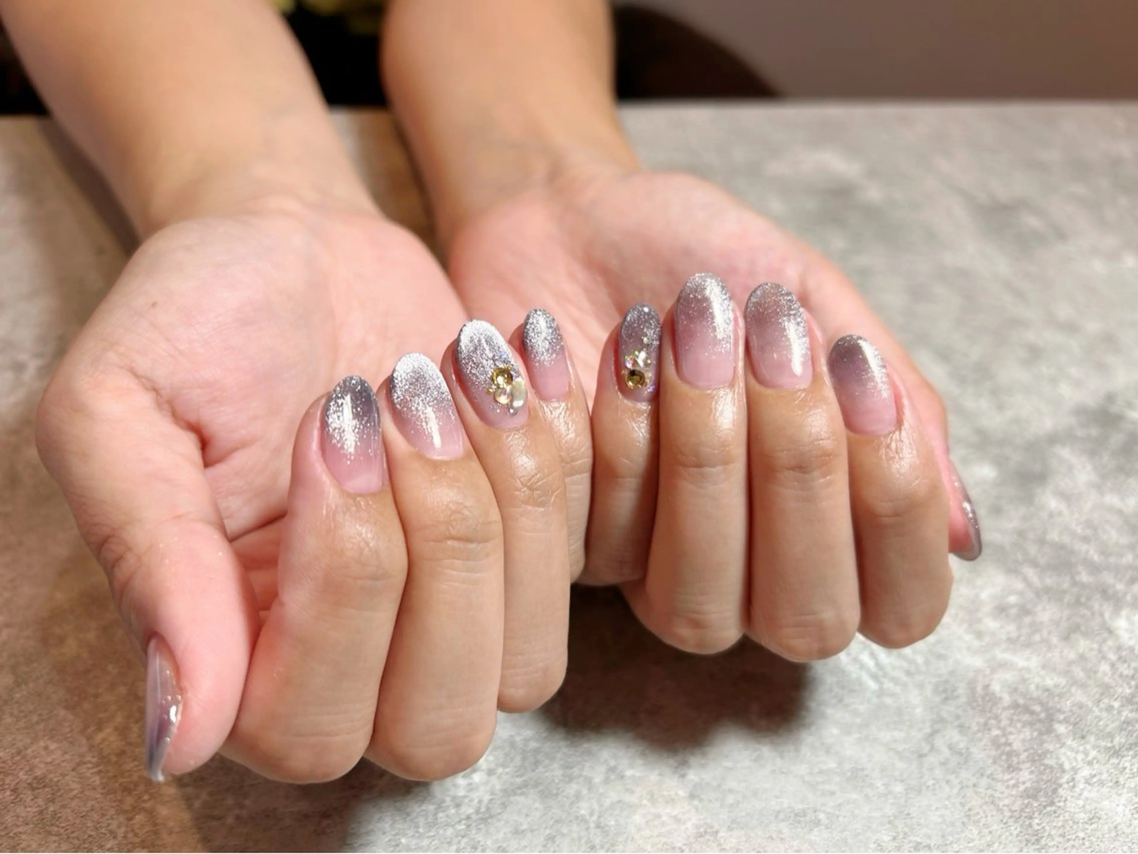 ネイル グラデーション マグネットネイル nail salon  ADORE所属・Adore nailのネイルデザイン