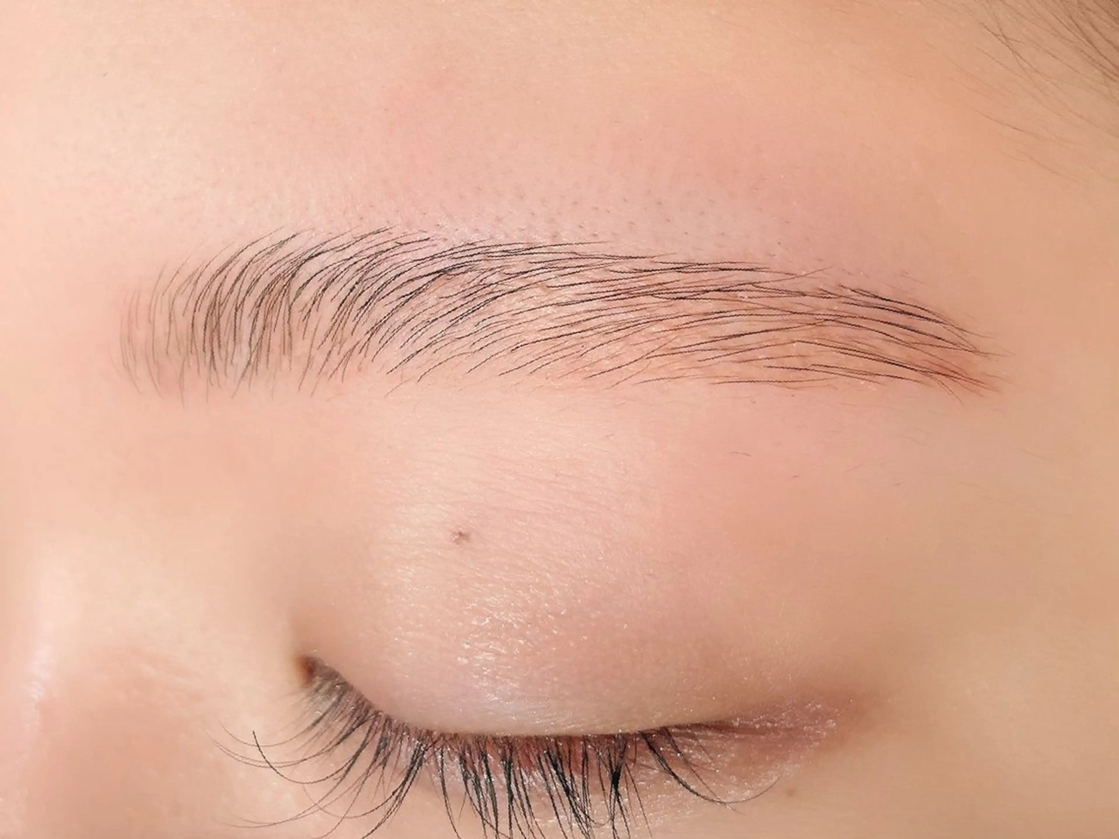 アイブロウ Tweedia所属・. ayumiのマツエク・マツパデザイン