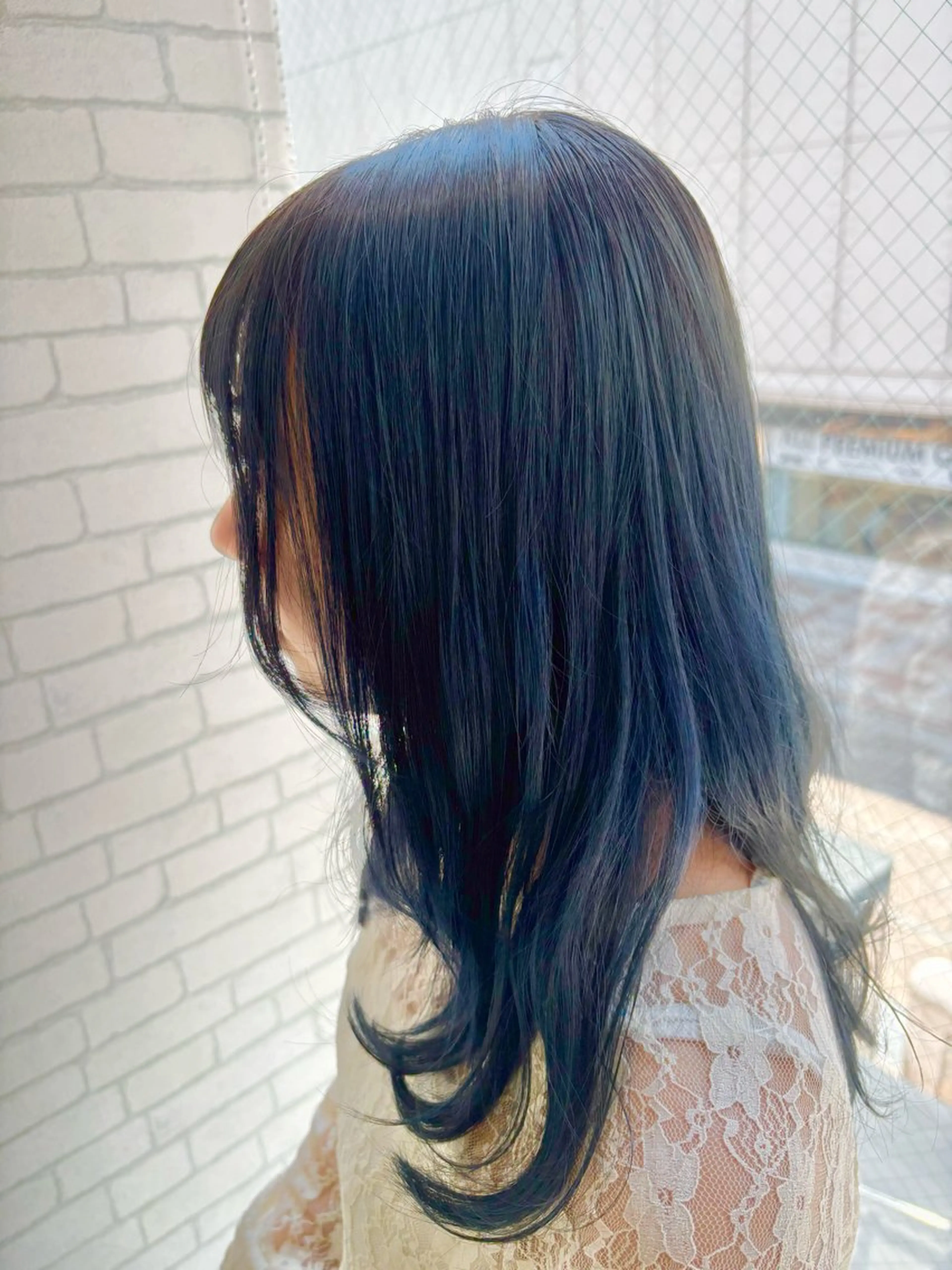 カラー 篠田 綾乃のヘアスタイル