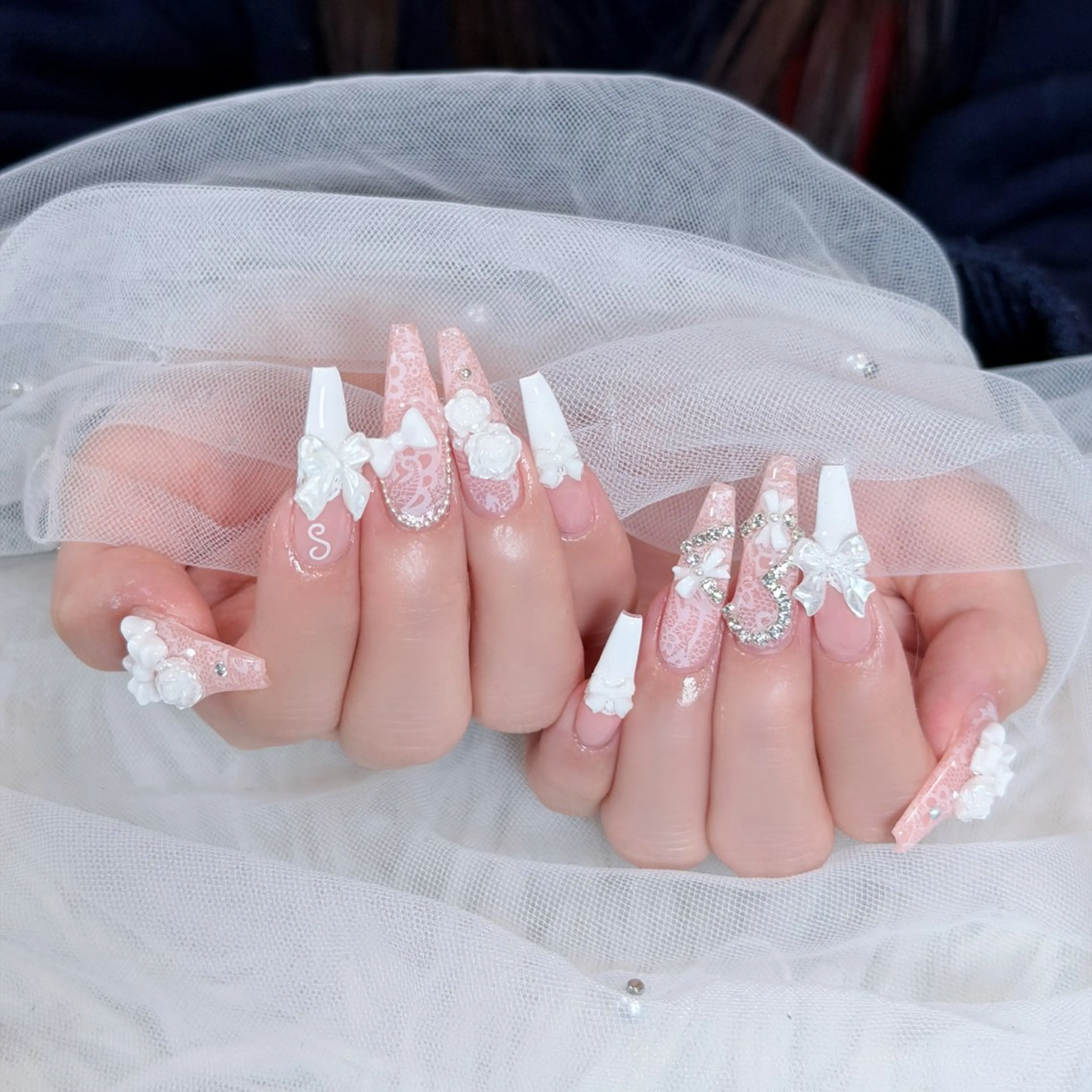 ネイル オーロラネイル ボルドー ブラウン 氷ネイル・うるうるネイル キラキラネイル ハンドネイル Julli NailStudioのネイルデザイン