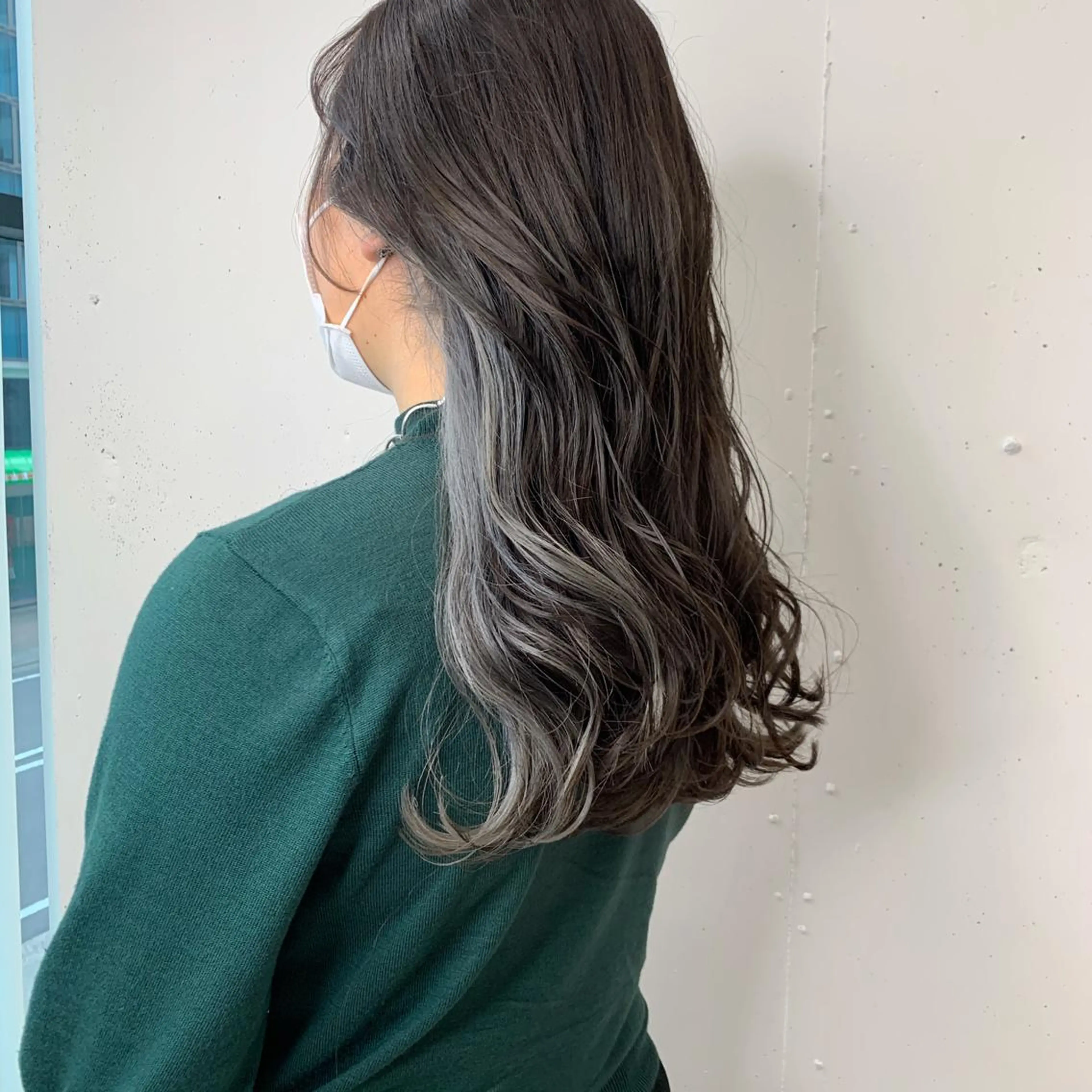 ロング カラー ヘアアレンジ イヤリングカラー シルバー マツオカ マコのヘアスタイル