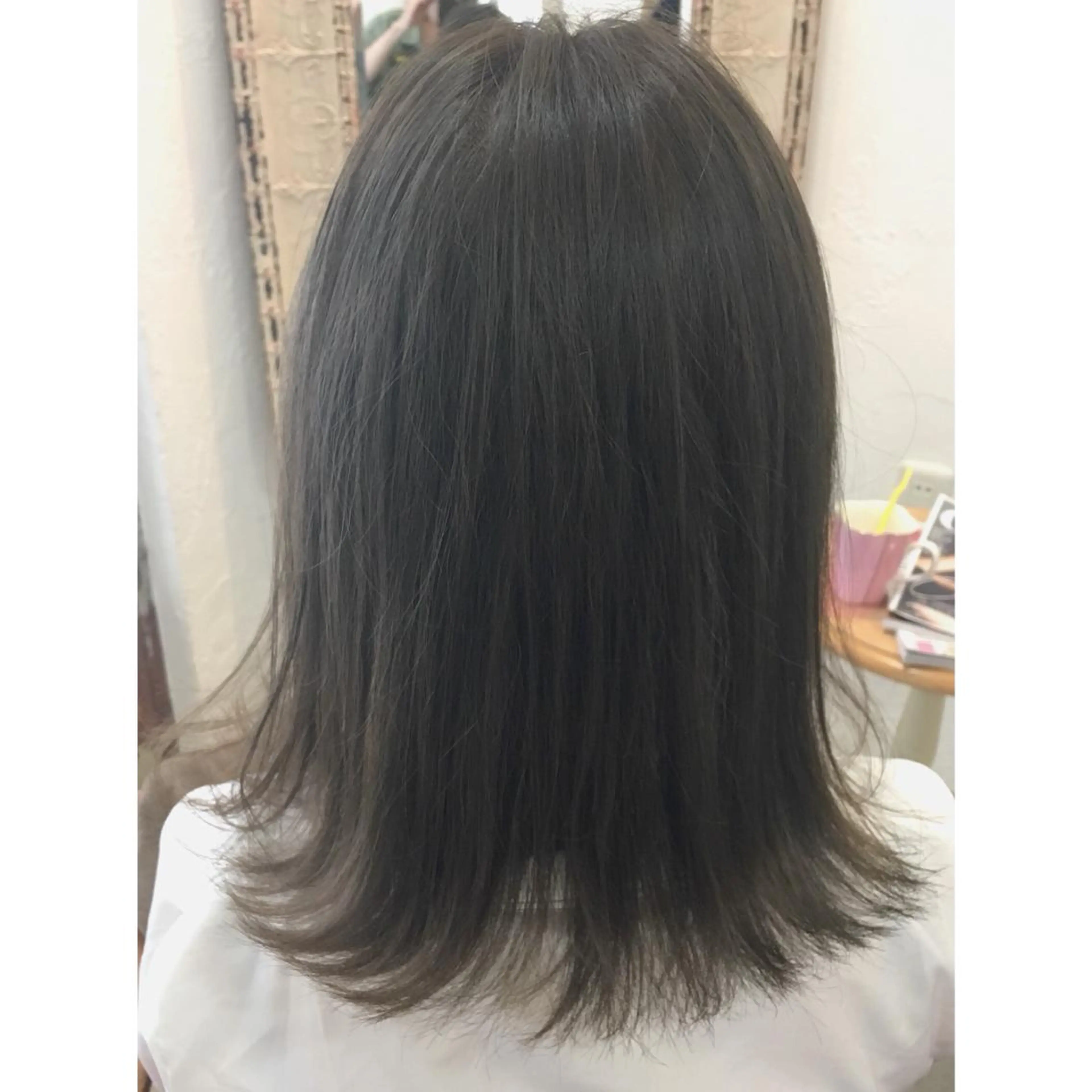 セミロング カラー 外国人風カラー fio マナミのヘアスタイル