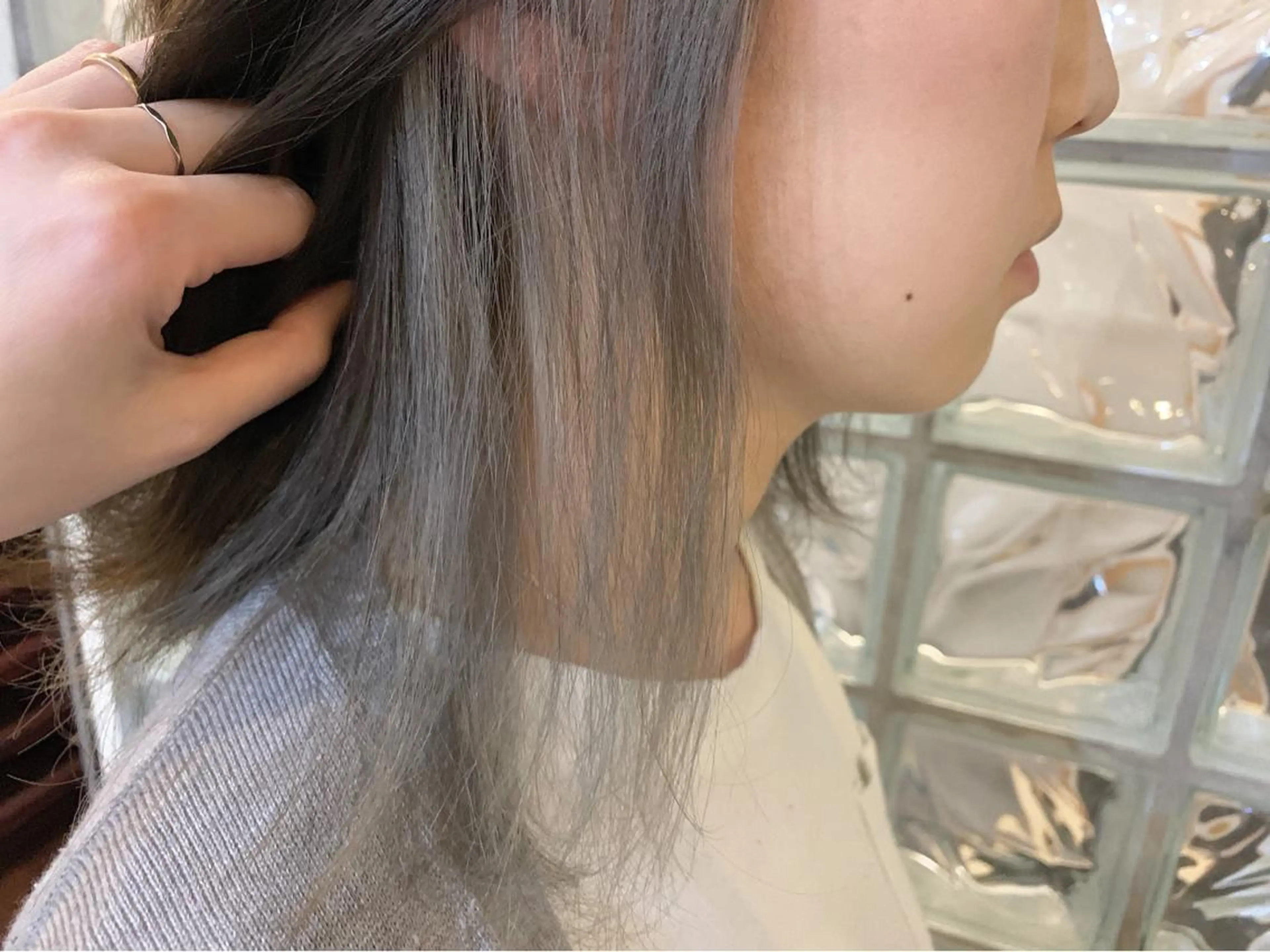 ミディアム カラー KARIOCA HEAD DESIGN所属・Sakairi Yunaのヘアスタイル