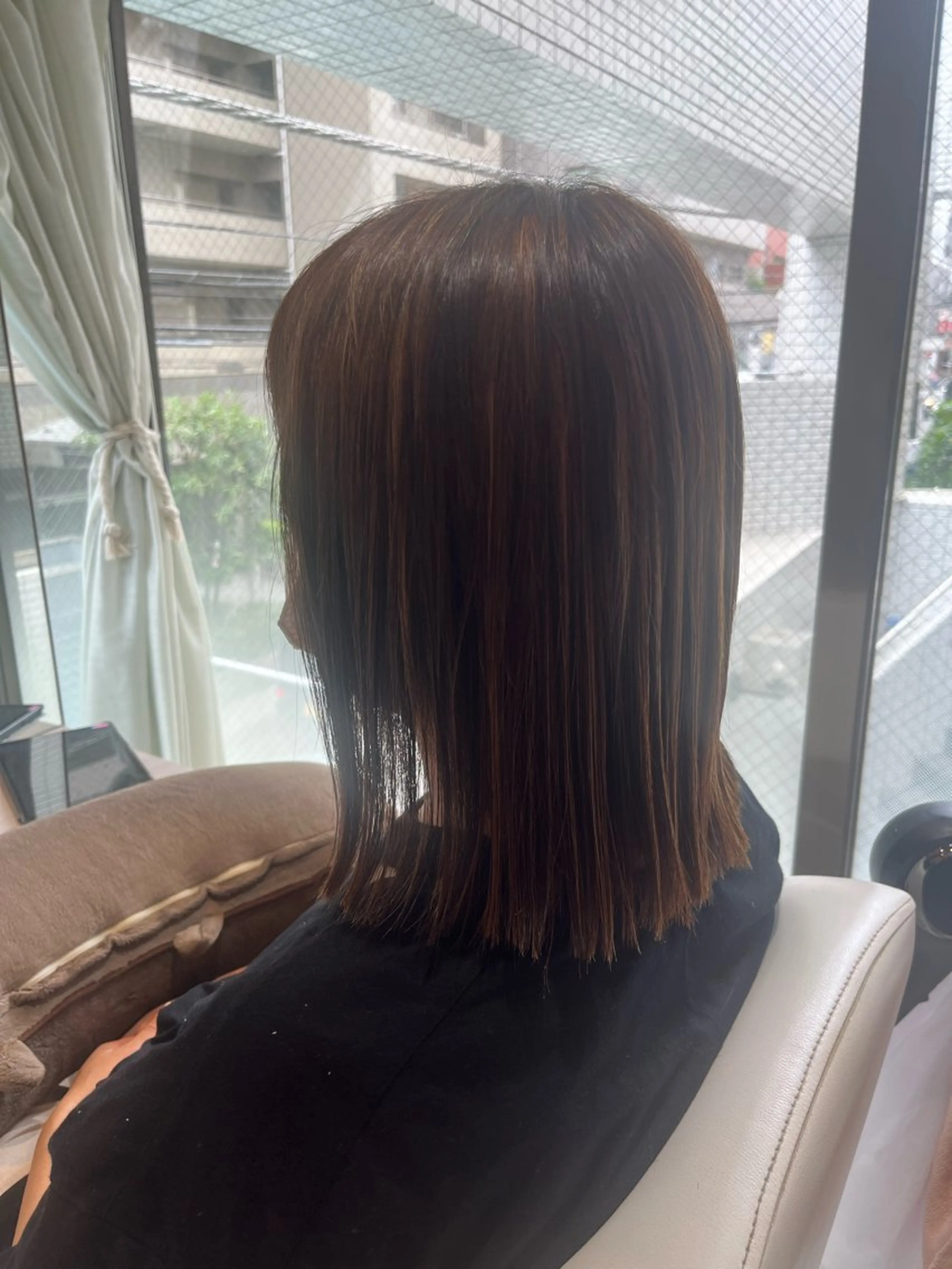 ミディアム 須藤 百合香のヘアスタイル