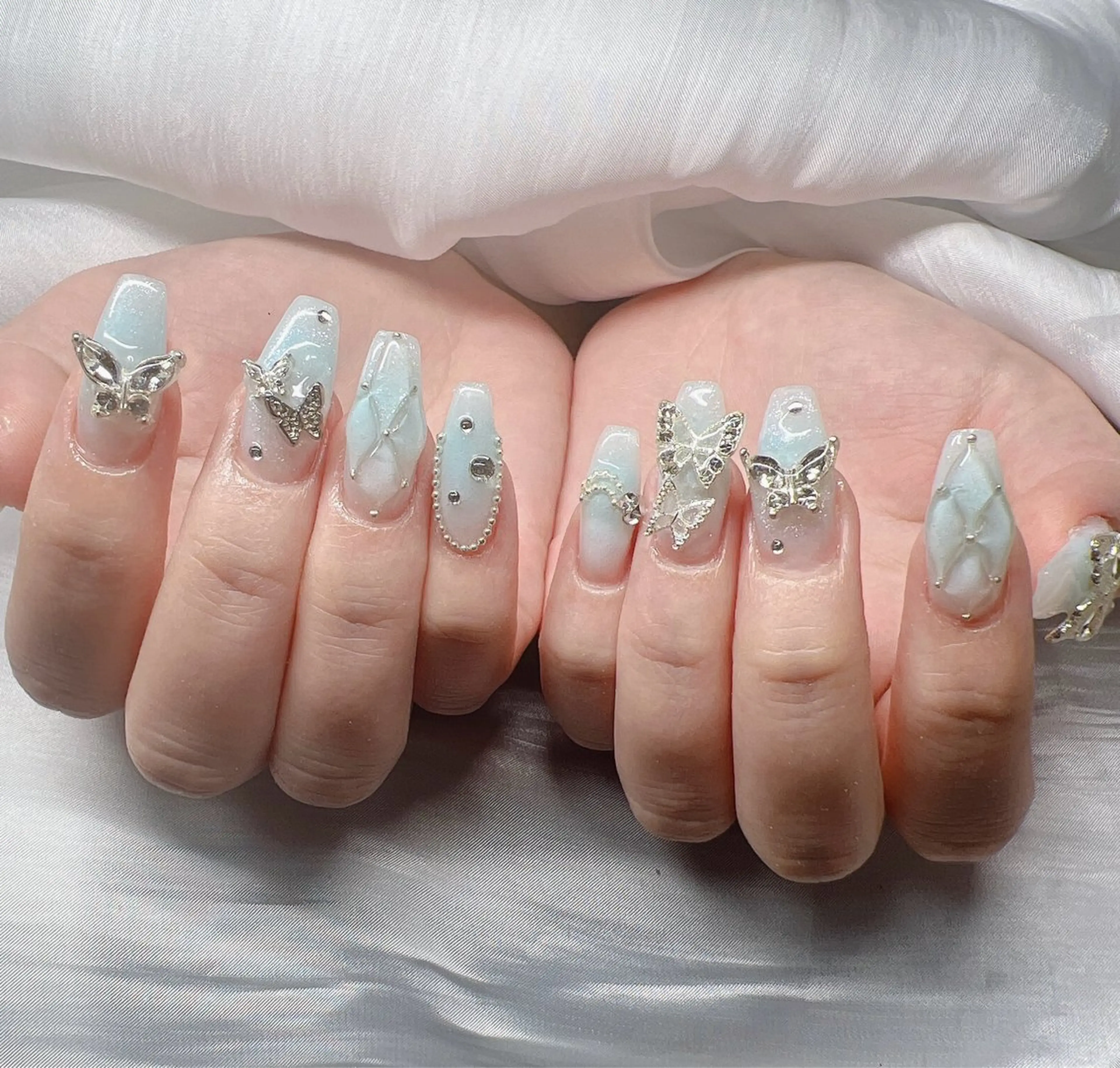 ネイル 長さ出し グラデーション 卒業式 キラキラネイル マグネットネイル ハンドネイル Lee Nailsのネイルデザイン