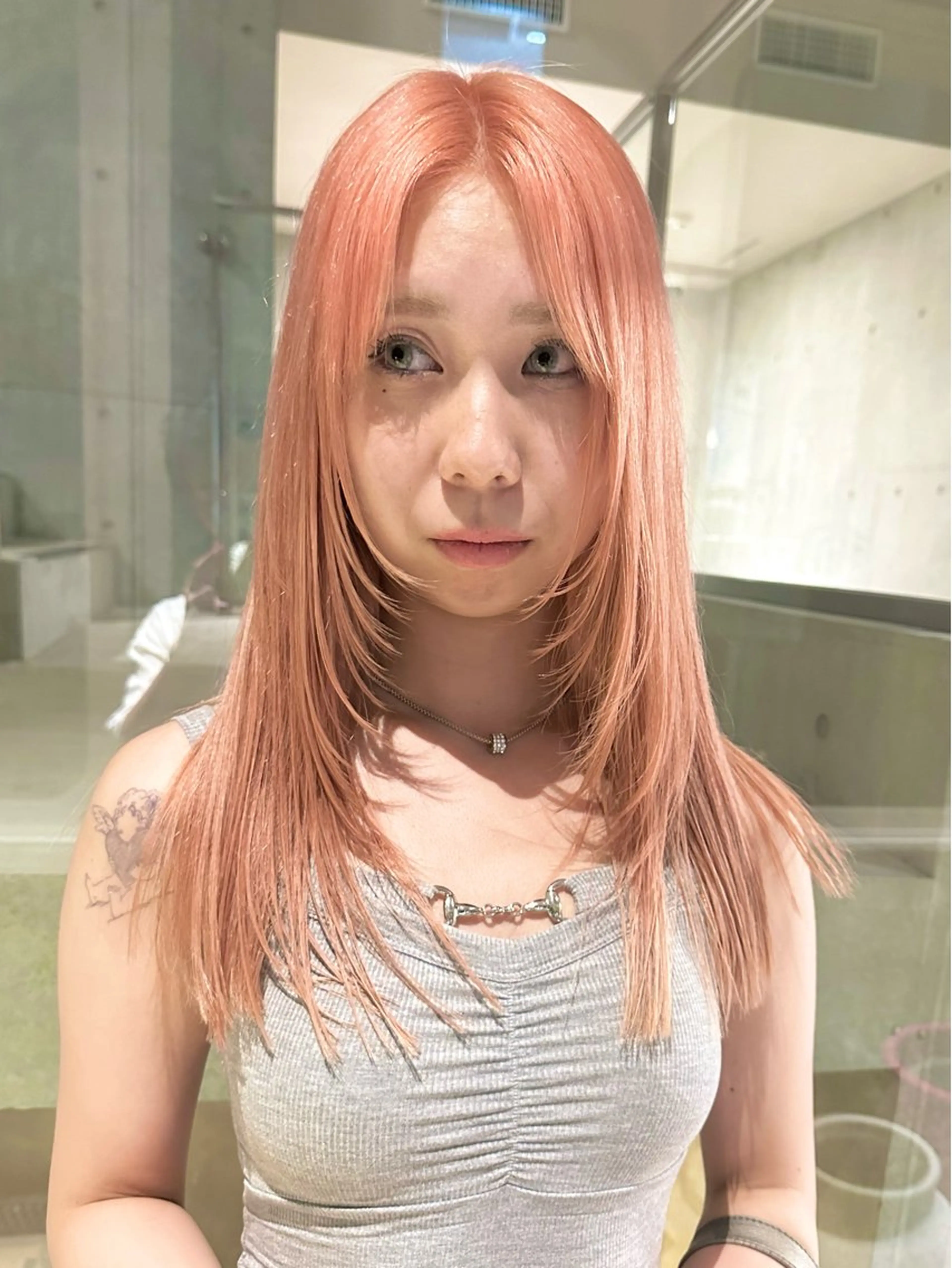 ミディアム カラー ハイトーンカラー ヘアカラー トリートメント kai .のヘアスタイル