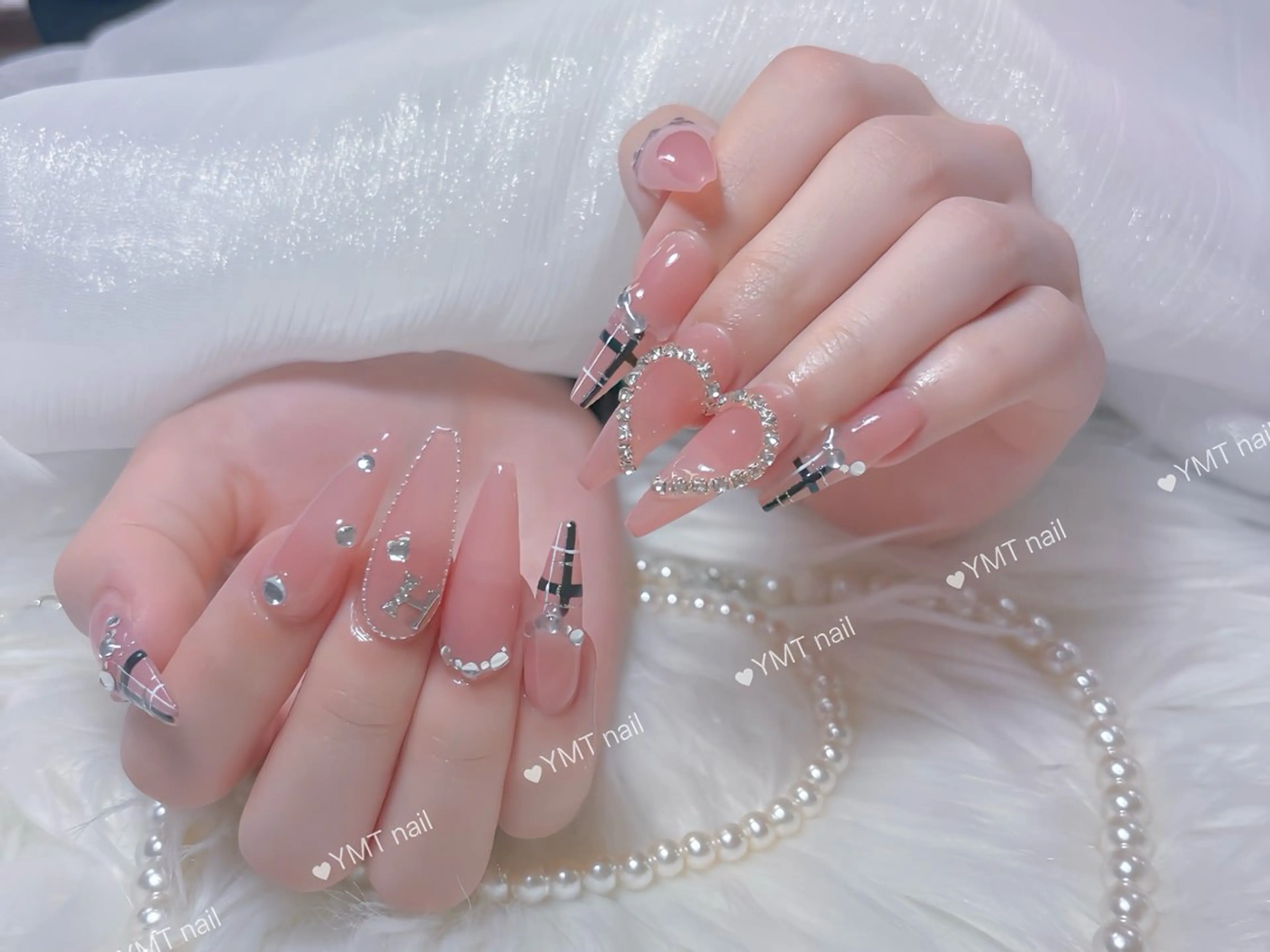 ネイル 長さ出し フットネイル ジェルネイル 韓国ネイル マグネットネイル ハンドネイル YMT． NailStudioのネイルデザイン