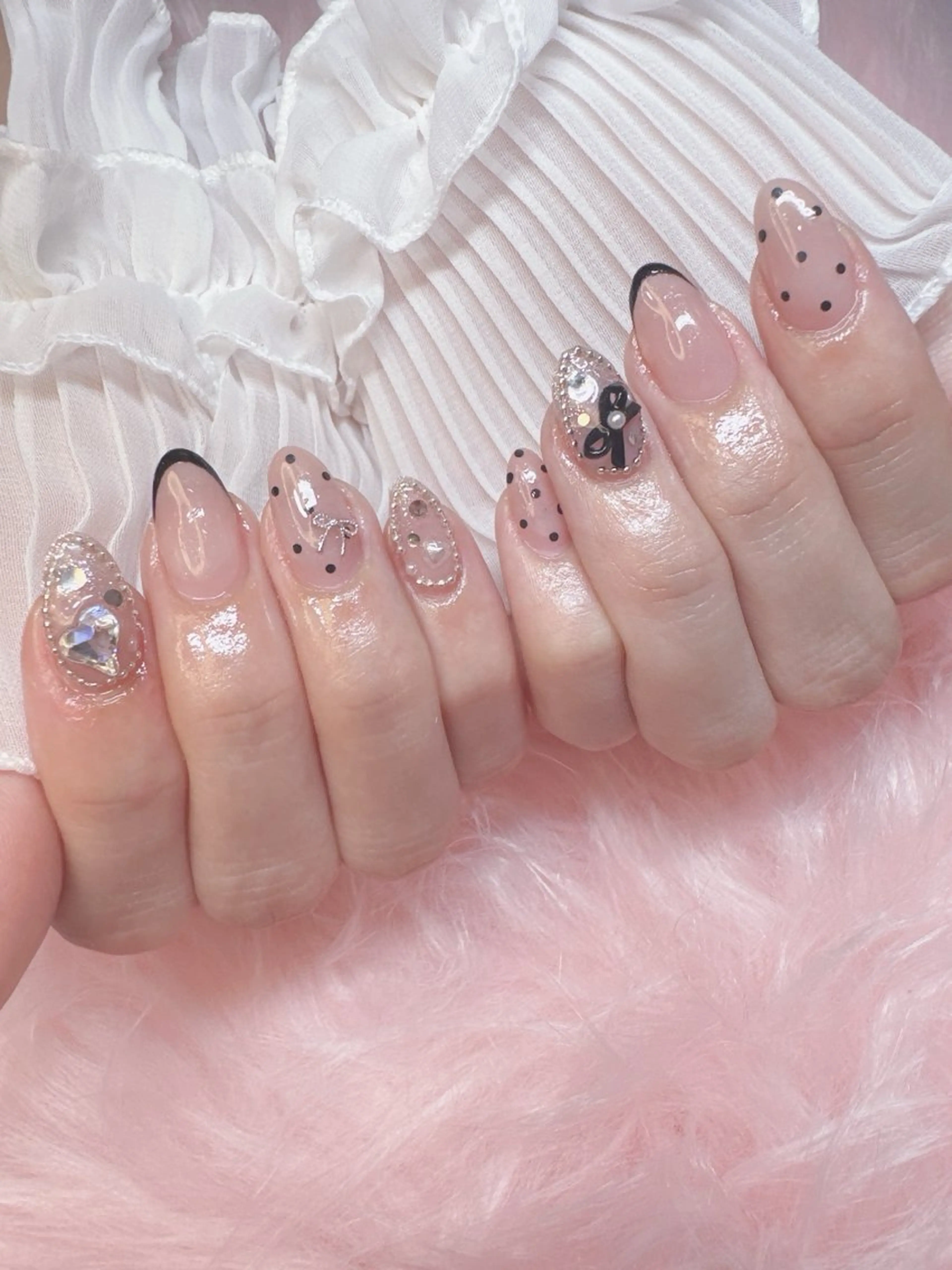 ネイル アートネイル ドット 長さ出し ガーリー ワンホンネイル ハンドネイル Anela🪞アネラ 久屋大通🫧EMIのネイルデザイン