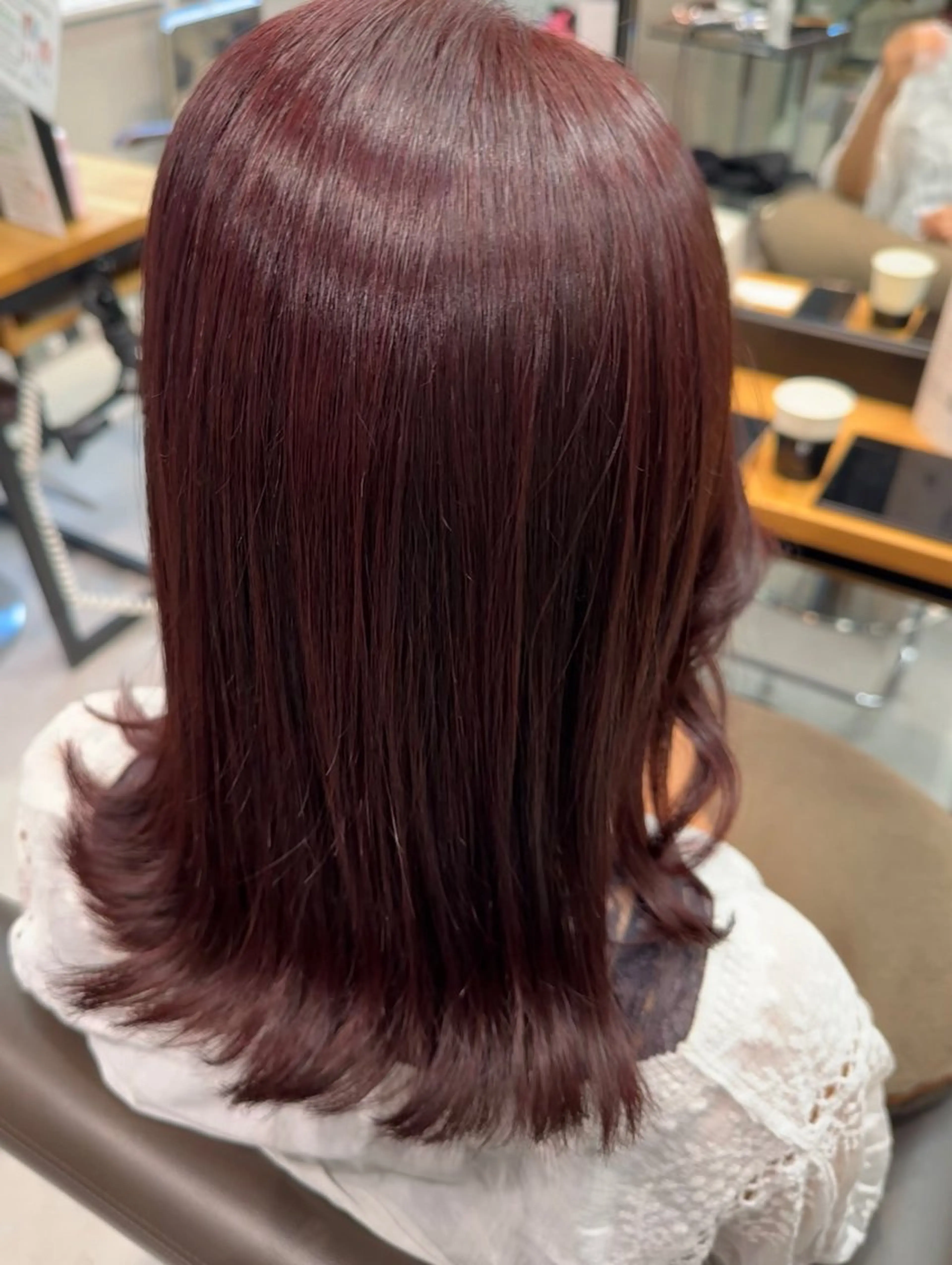 ミディアム カラー 銀座レイヤーカット ×シースルー前髪のヘアスタイル