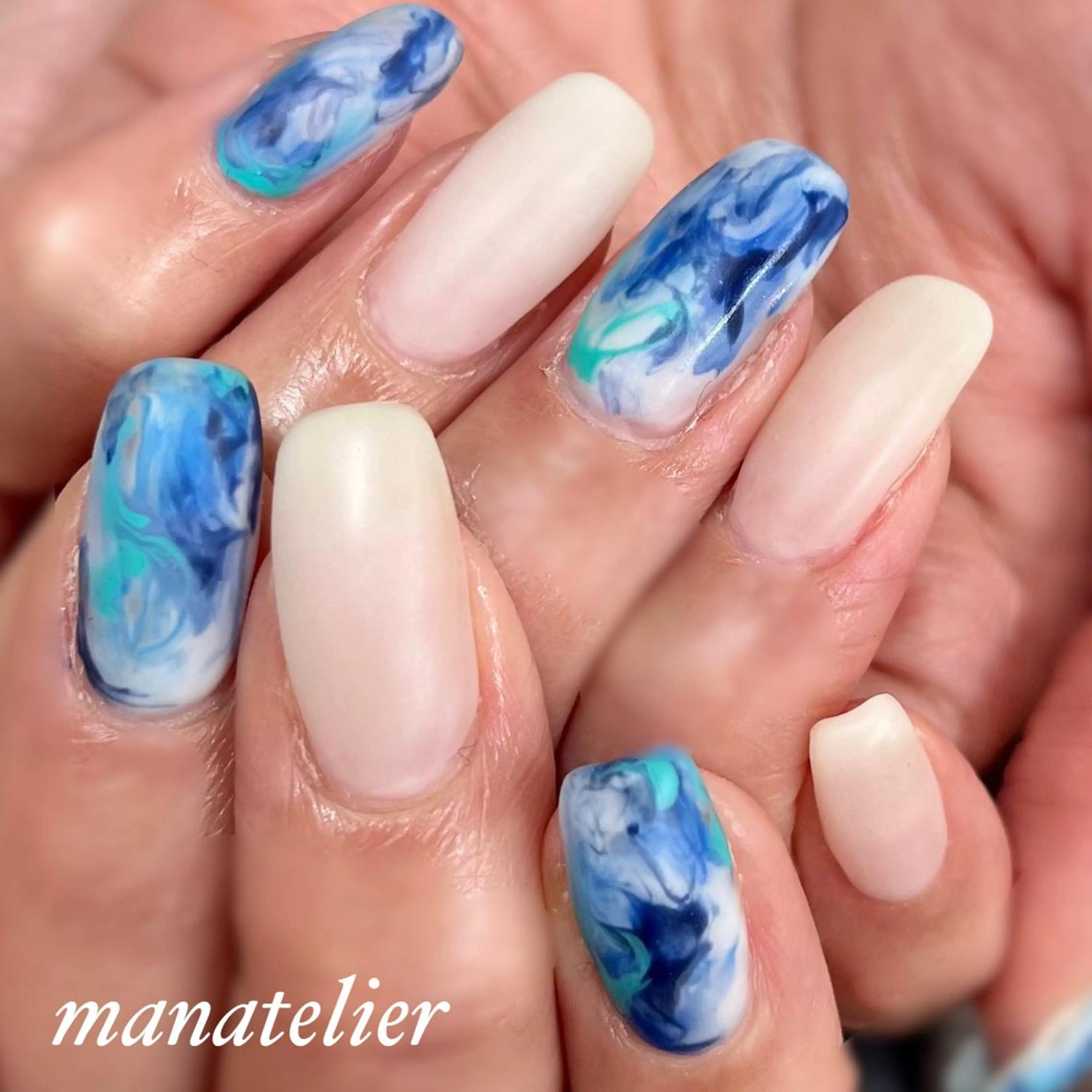 ネイル ブルー ニュアンスネイル ハンドネイル manatelier マナトリエのネイルデザイン