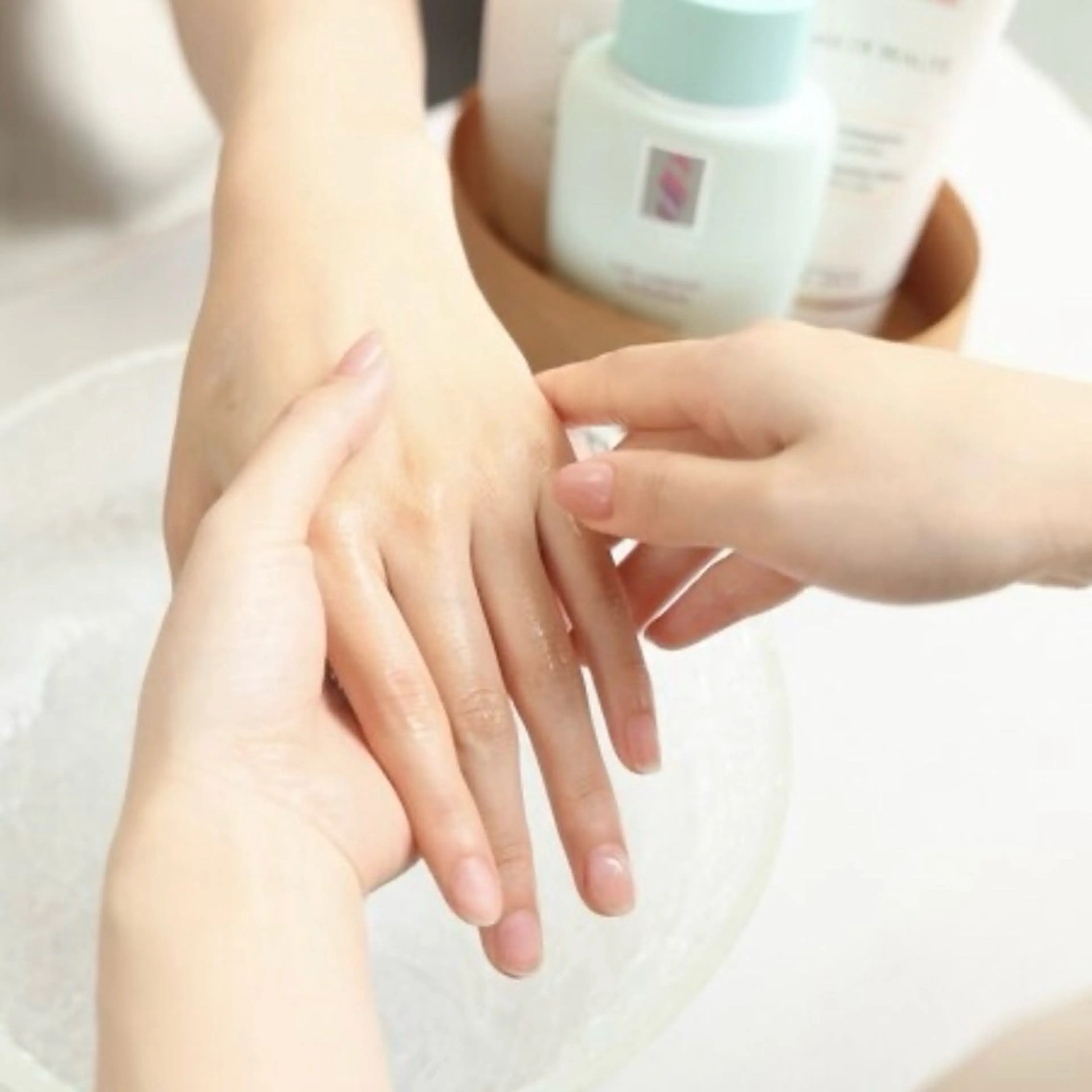 ネイル ROUN'　南 鈴沙のネイルデザイン