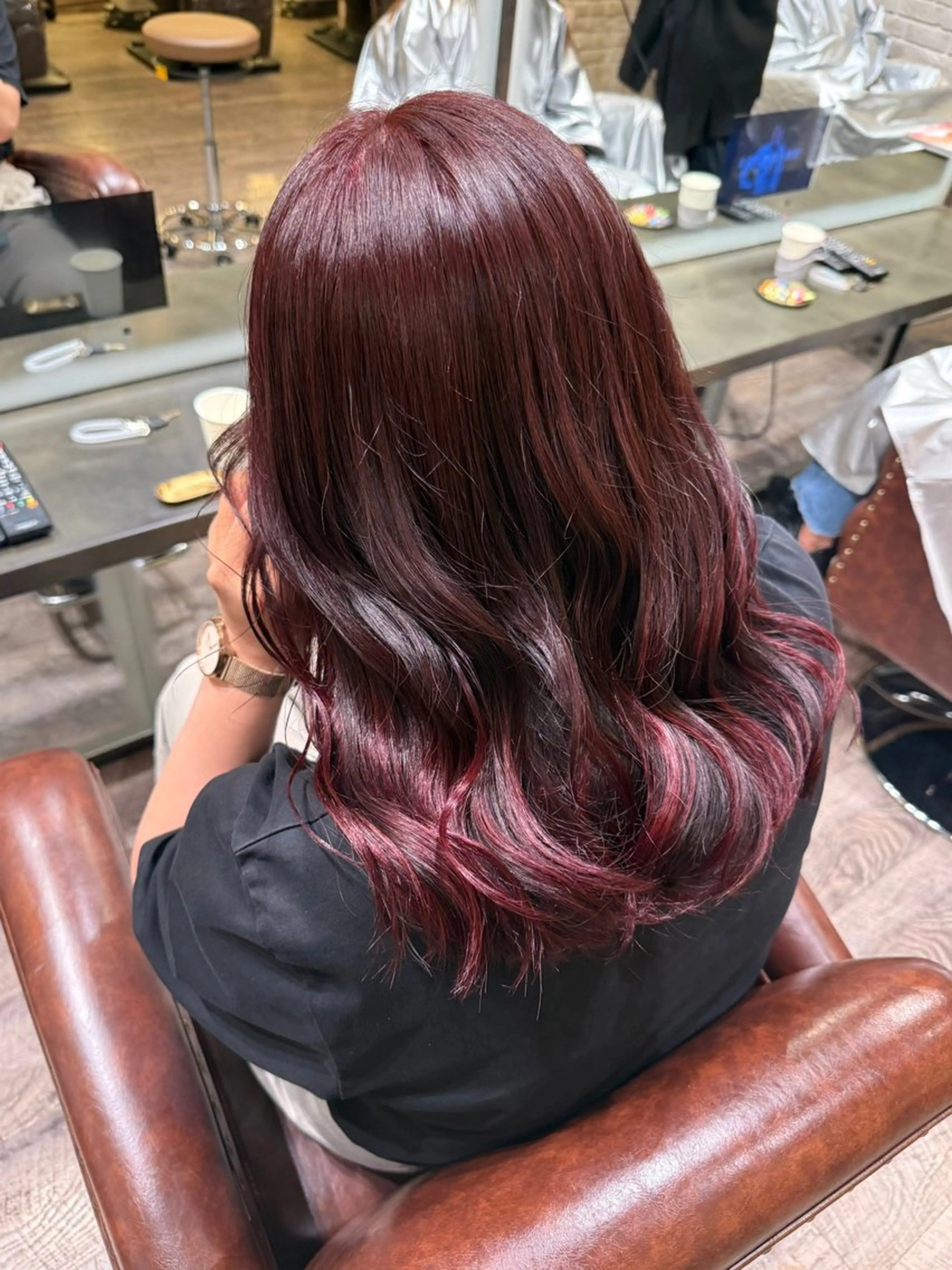 セミロング カラー ブリーチ グラデーションカラー レッドカラー elto烏丸/ リクエスト下さいのヘアスタイル