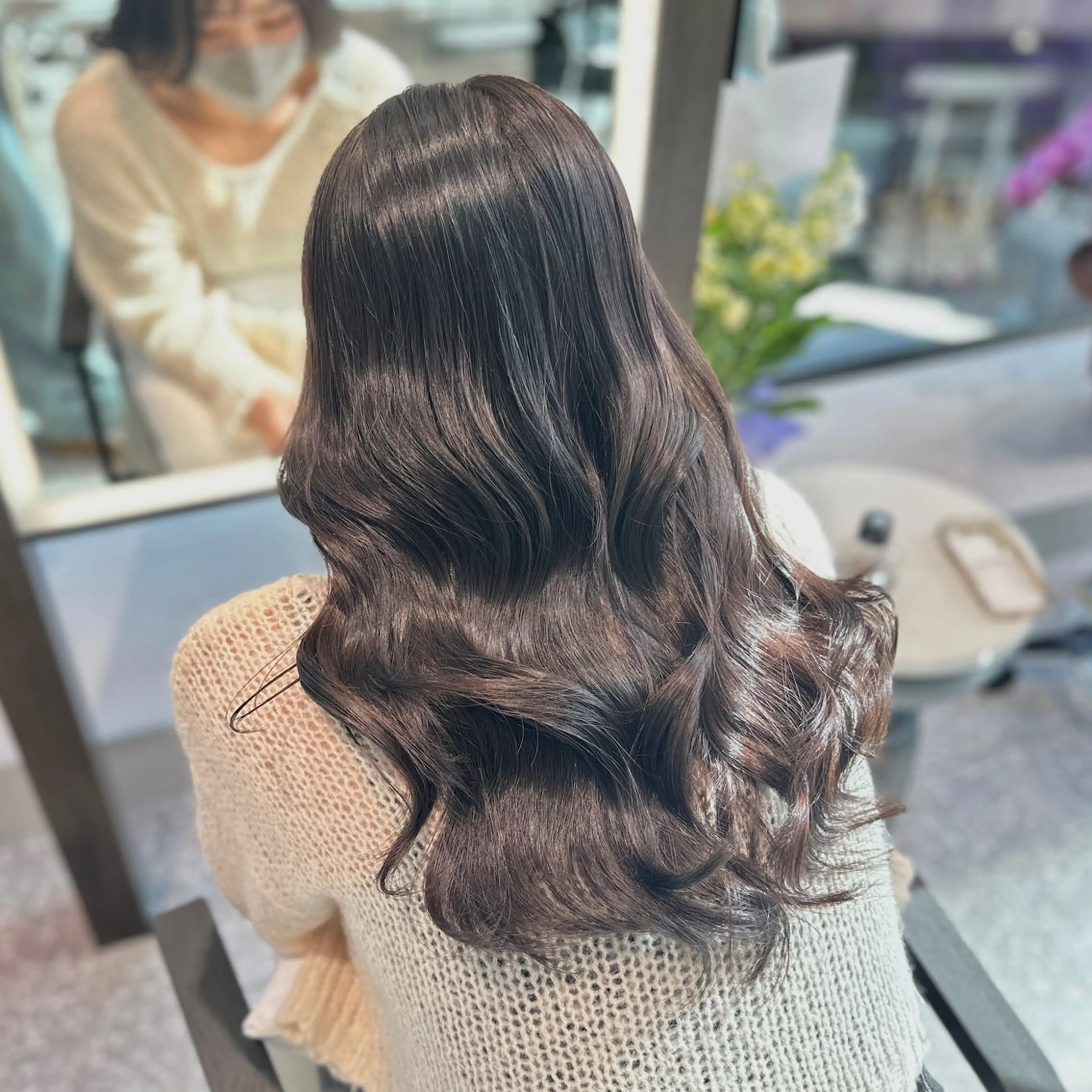 ロング カラー 透明感カラー グレージュ レイヤー/グレージュ メンズパーマのヘアスタイル