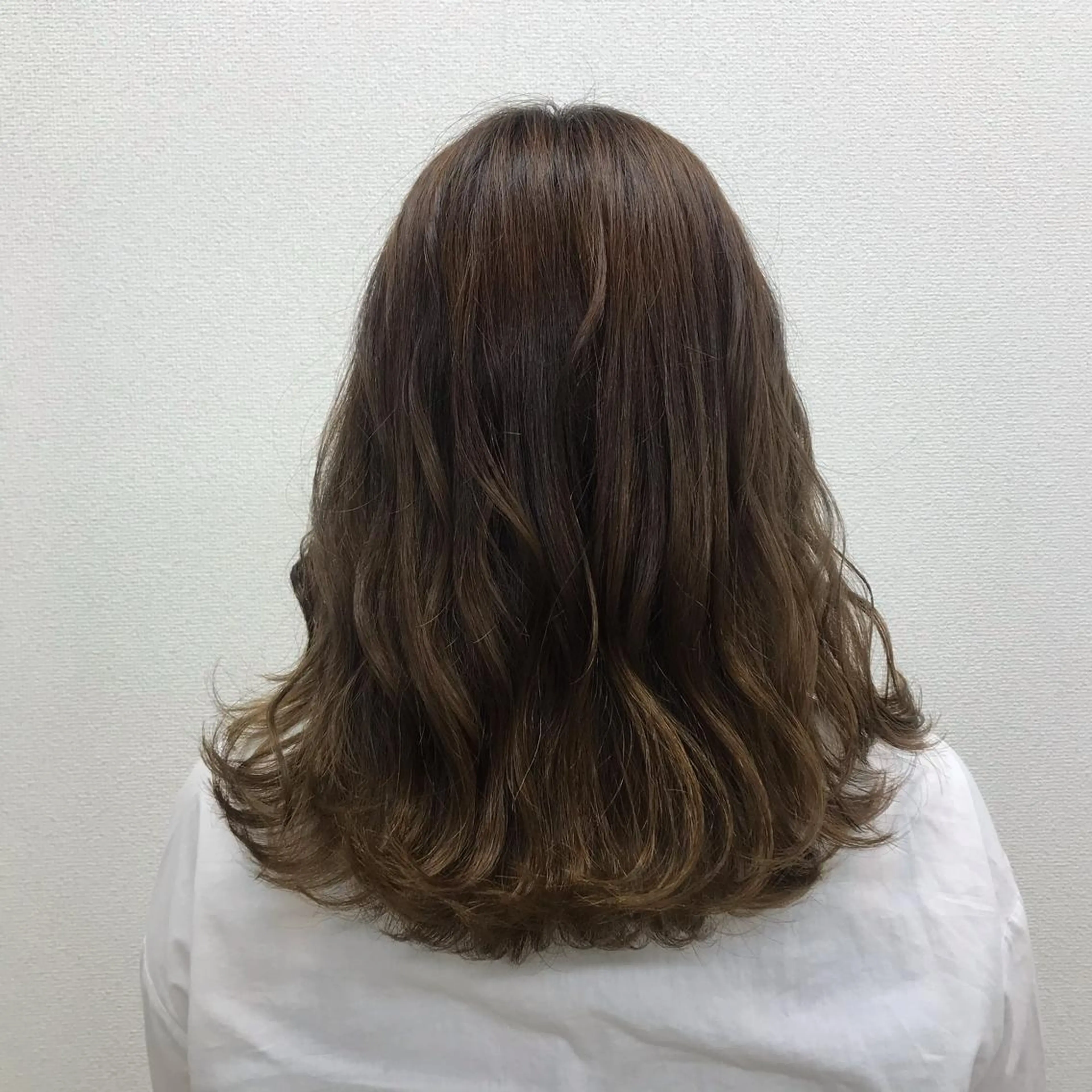 ミディアム 松本平太郎美容室大宮店所属・もりたみかこ 美容師お休み中のヘアスタイル