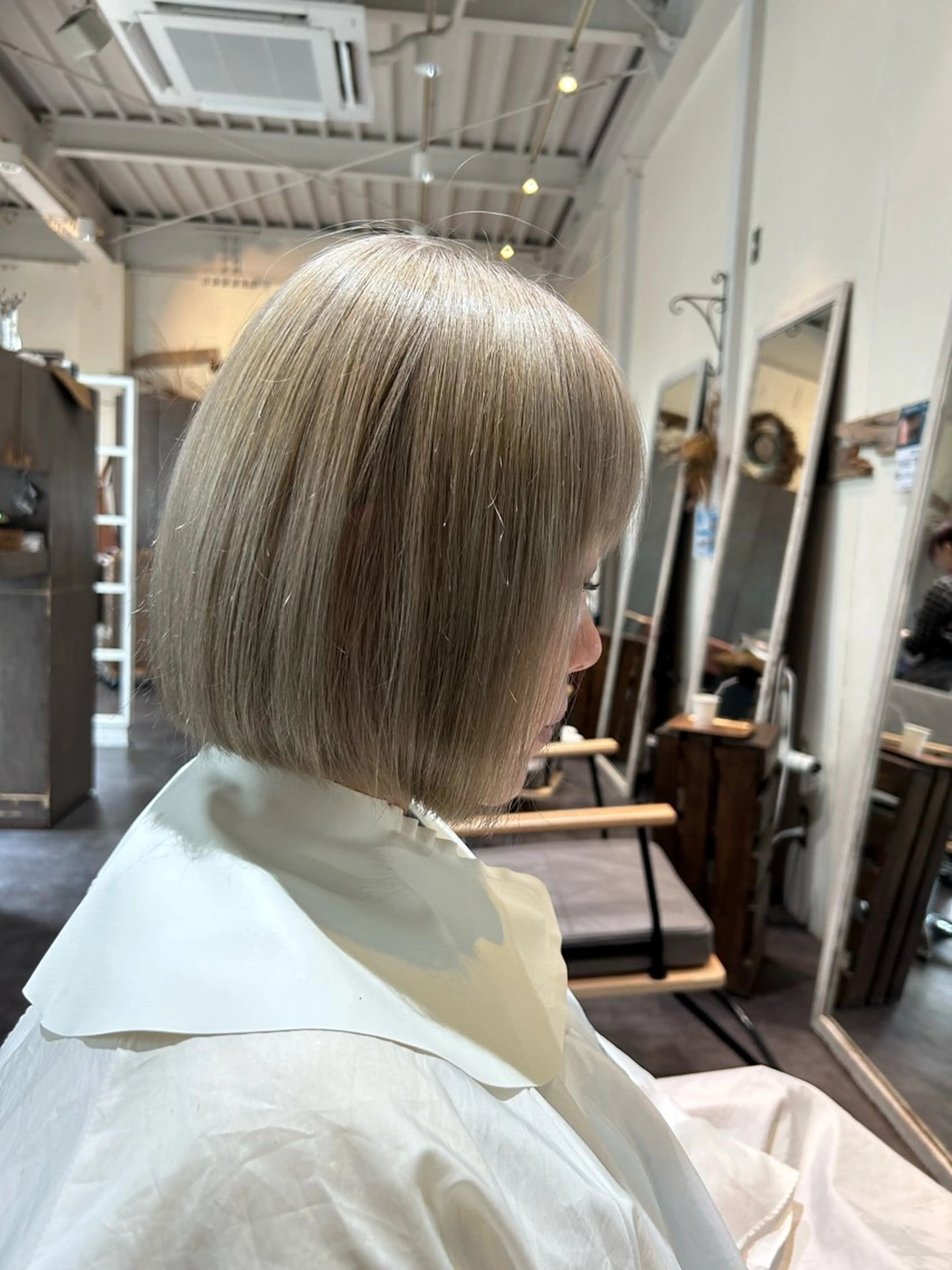 カラー 牛尾 綾花のヘアスタイル