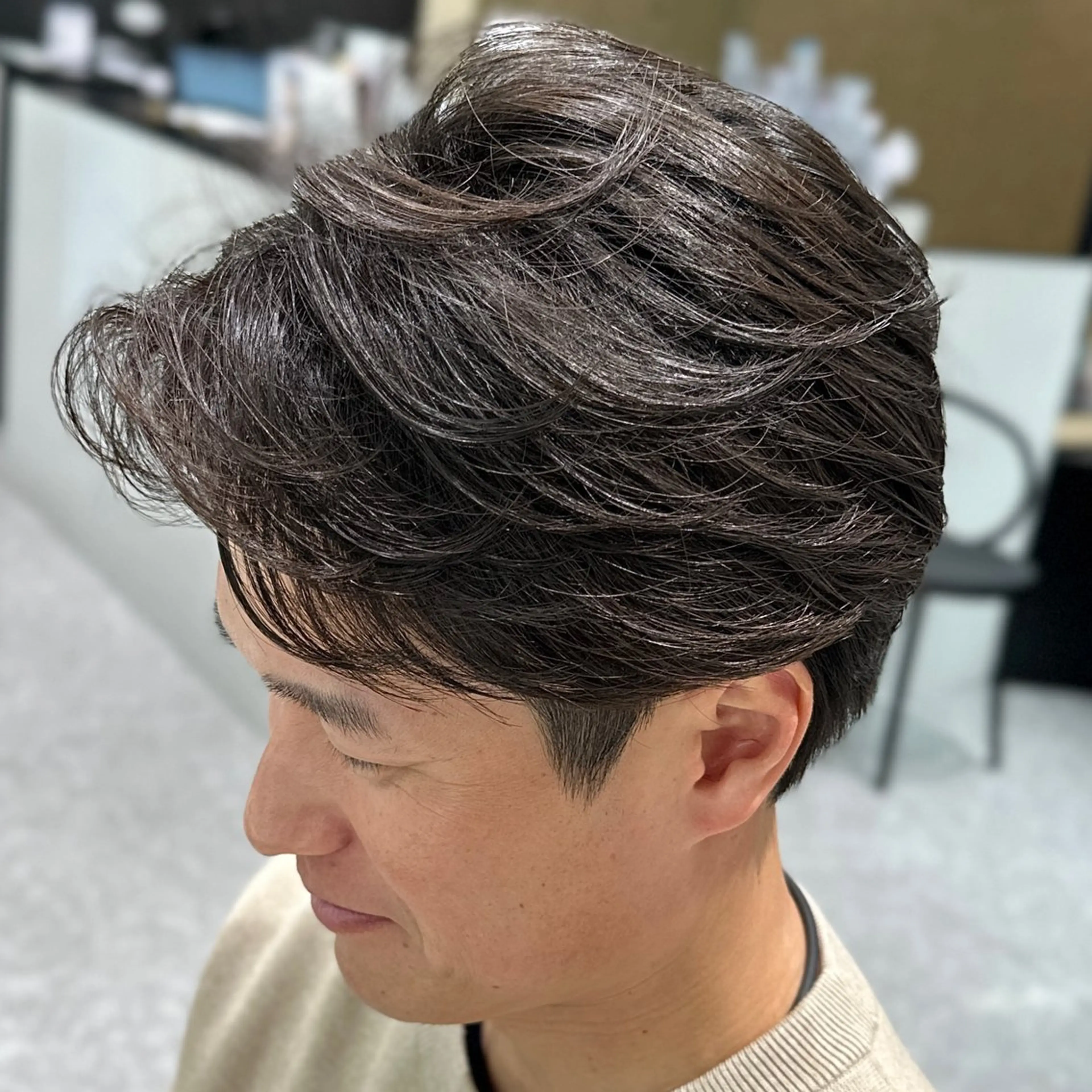 パーマ メンズ センターパート フェザーパーマ メンズパーマ レイヤー/グレージュ メンズパーマのヘアスタイル