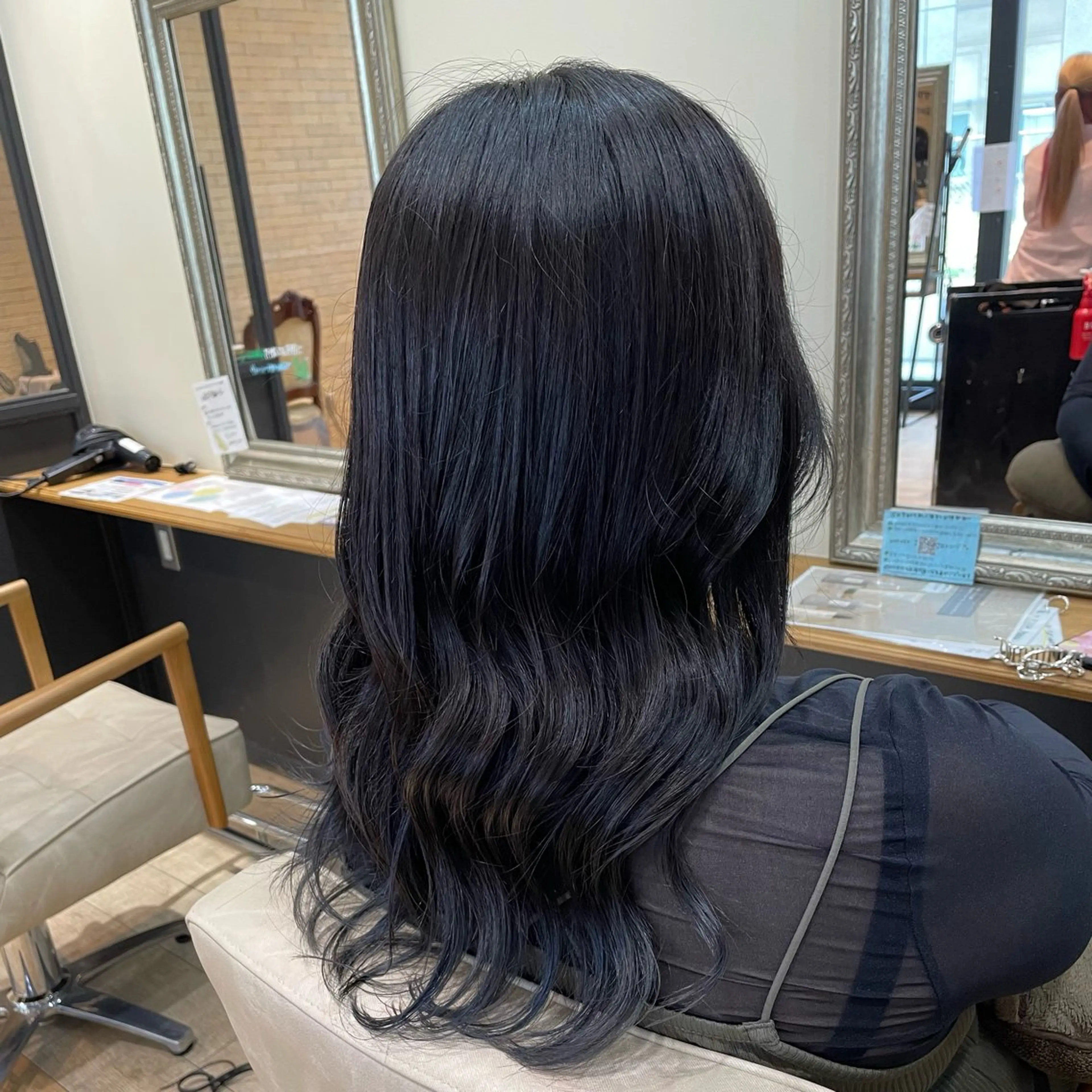 カラー ヘアカラー トリートメント しおり🍬 KOKORO🤍のヘアスタイル