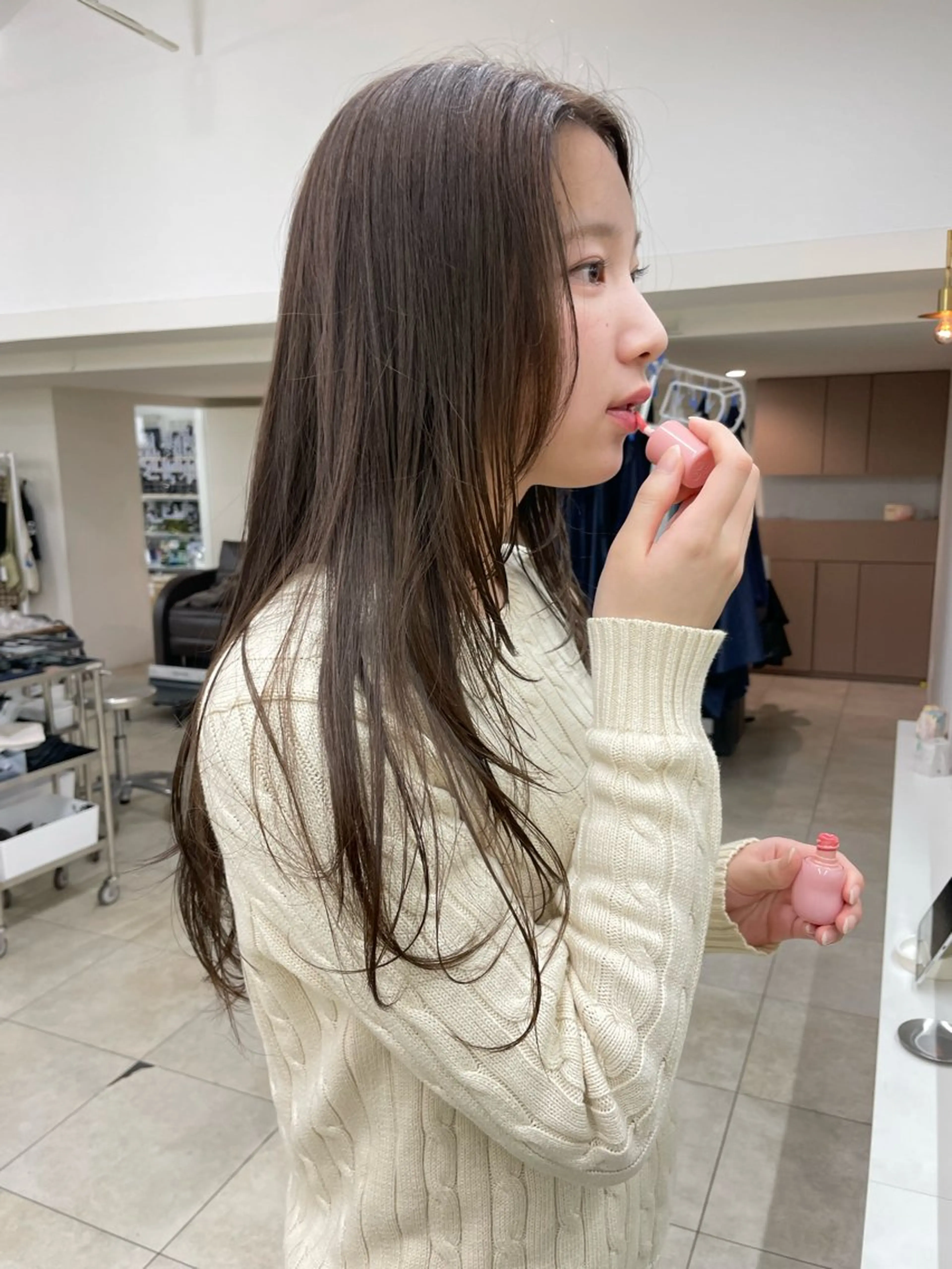 ロング カラー ブラウンカラー ヘアカラー 相澤 陽菜のヘアスタイル